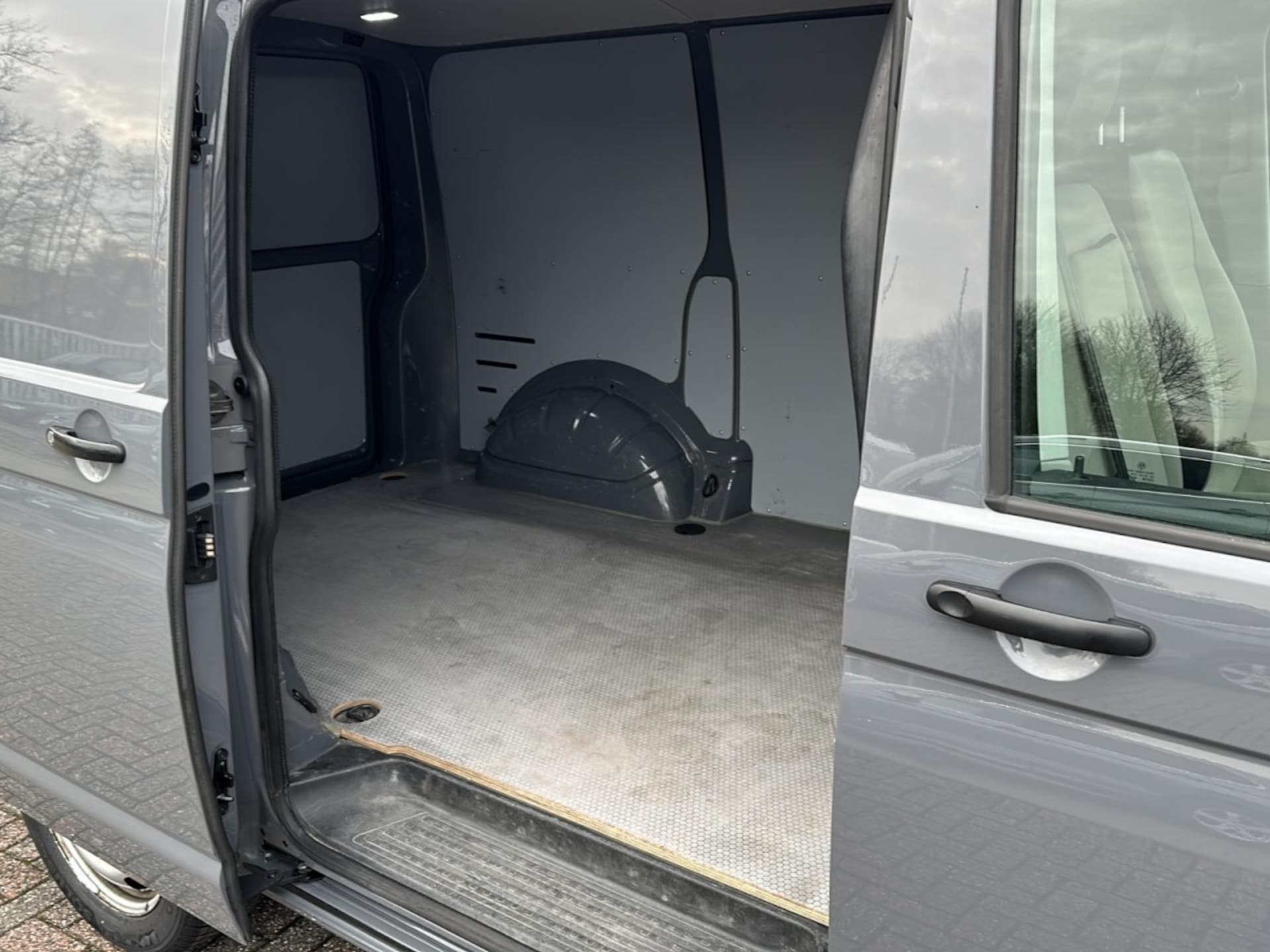 Volkswagen T6 Transporter Kasten kurzer Radstand