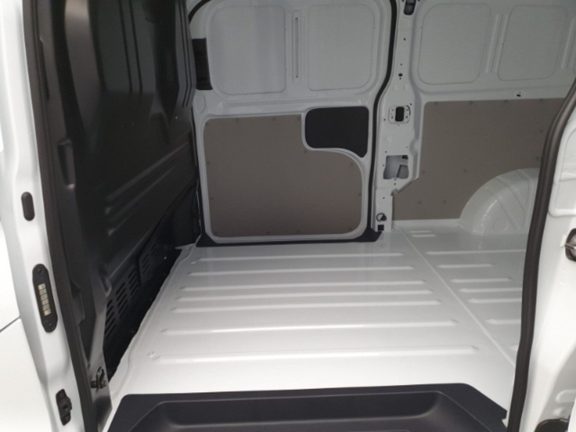 Volkswagen Transporter Kasten langer Radstand