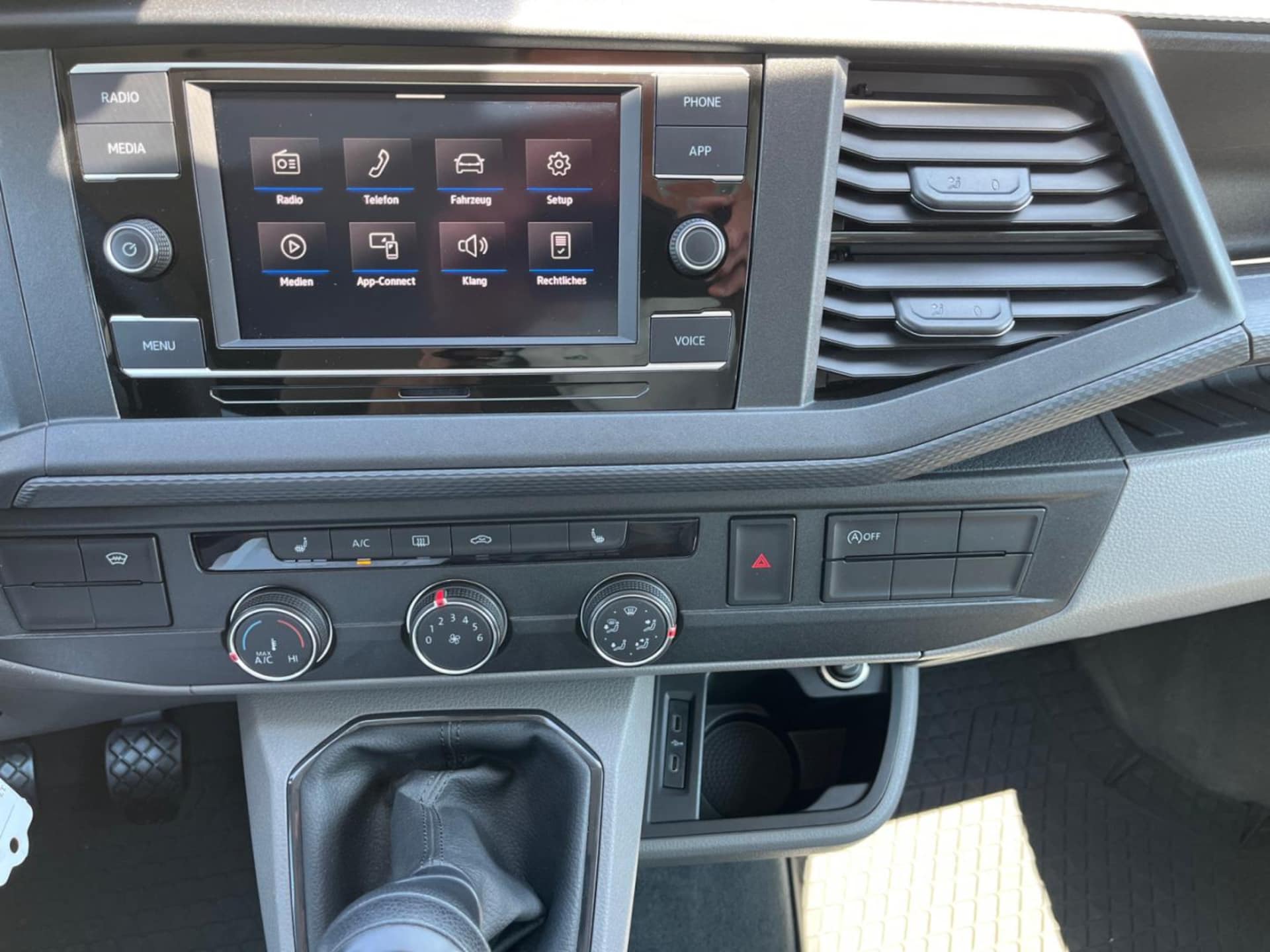 Volkswagen T6.1 California Beach