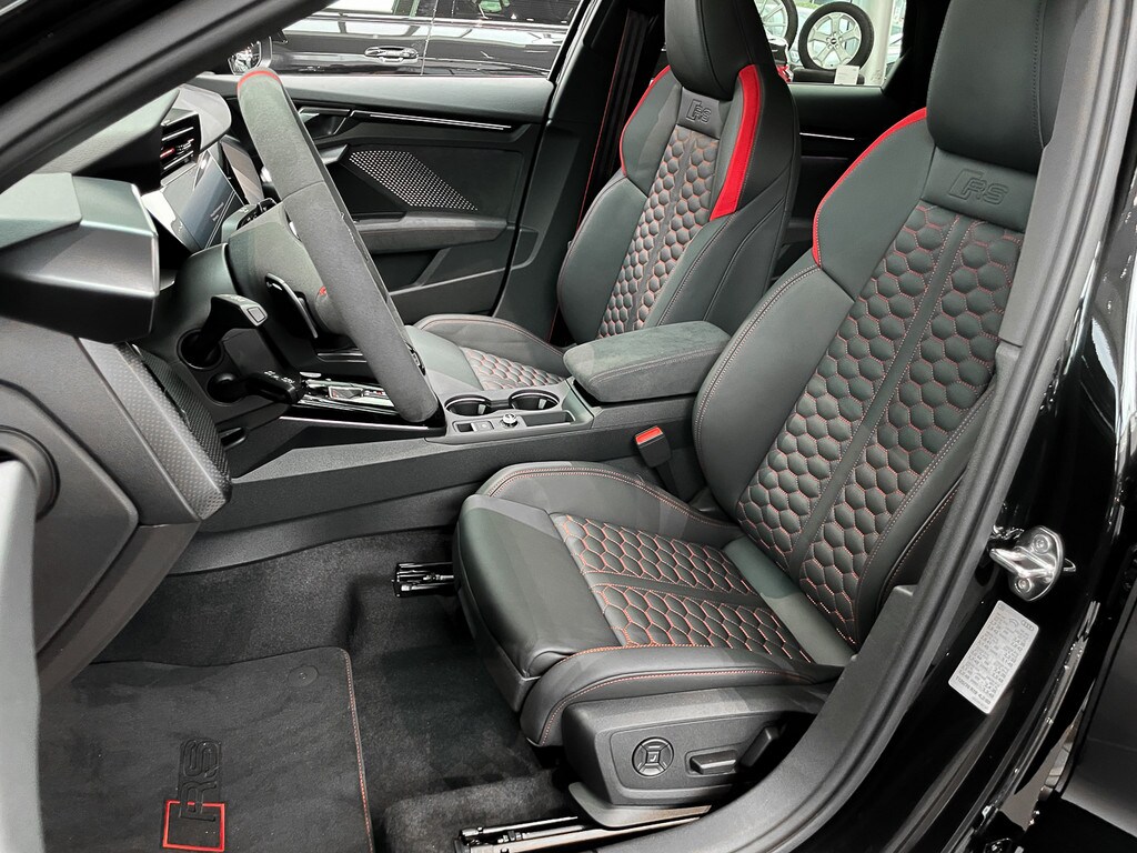 Image about Audi RS 3 Limousine TFSI quattro S tronic
