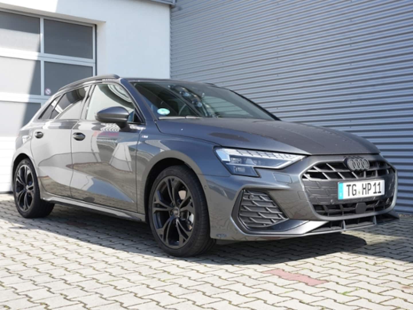Bild über Audi A3 Sportback S line 35 TFSI S tronic - für weitere Informationen kontaktieren Sie den Audi Partner