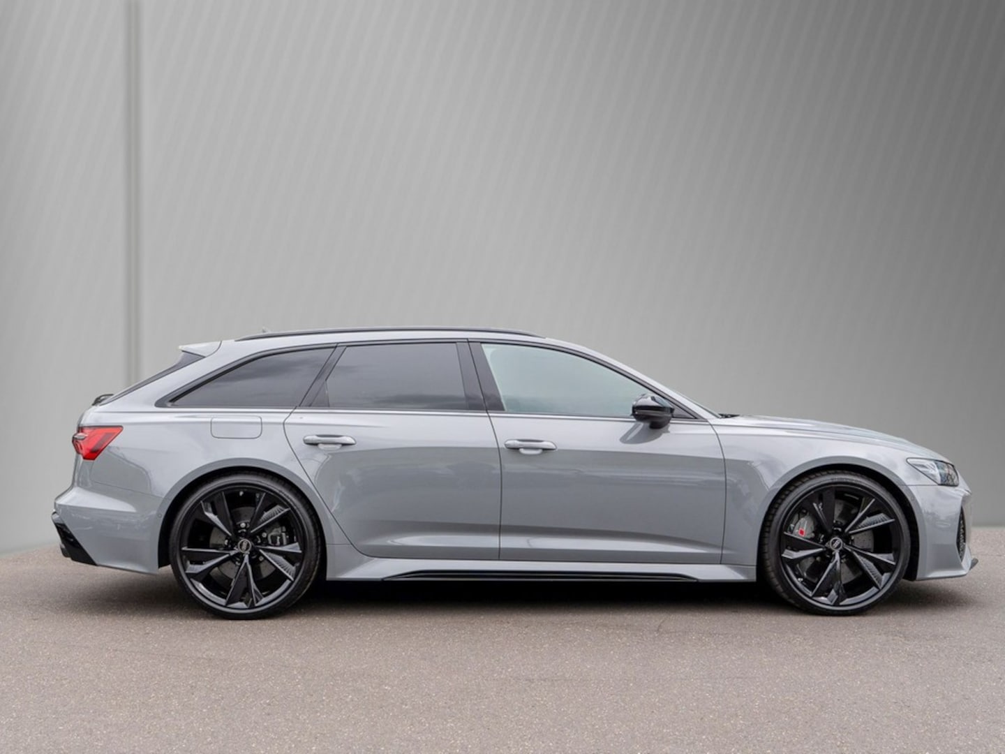 Bild über Audi RS 6 Avant TFSI quattro tiptronic - für weitere Informationen kontaktieren Sie den Audi Partner