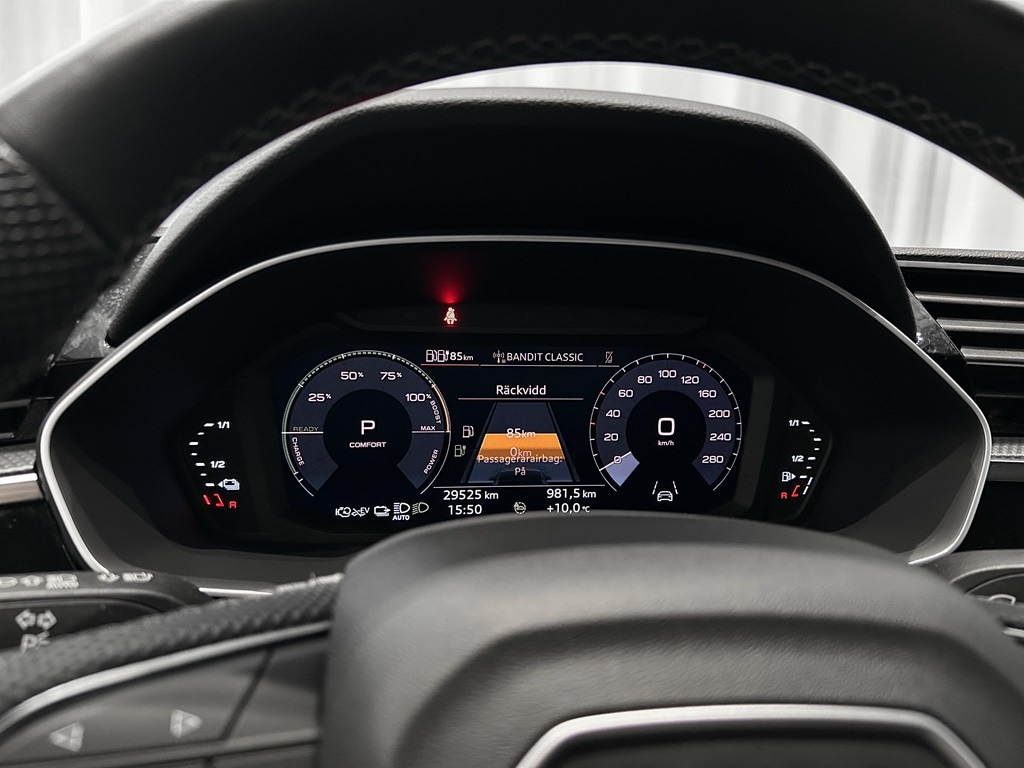 Bild som visar Audi Q3 TFSI e Q3 45 TFSI e S line 245 hk S tronic - för mer information kontakta din Audi Partner