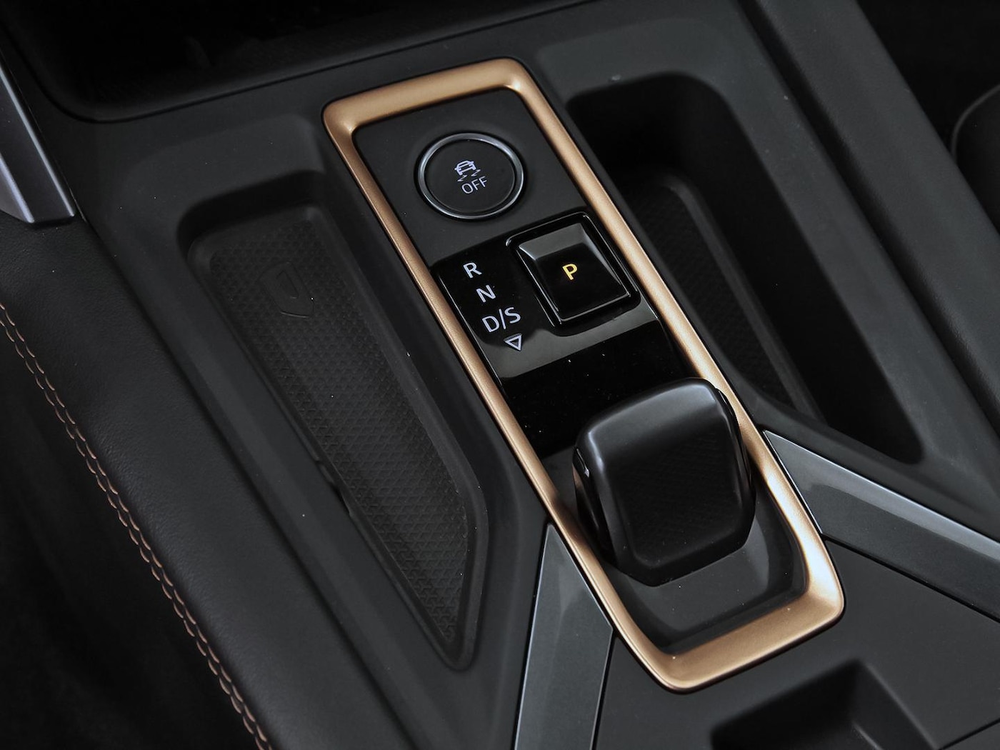 CUPRA Leon León 1.5 eTSI DSG 110 kW (150 CV) — photo 31
