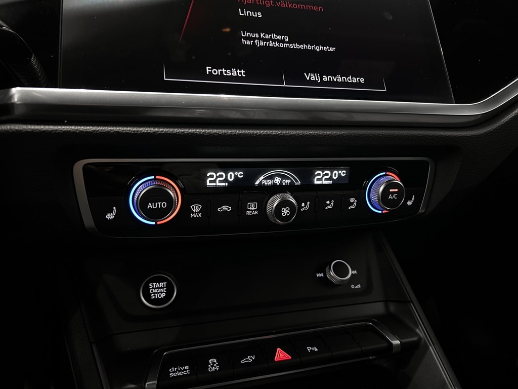 Bild som visar Audi Q3 TFSI e Q3 45 TFSI e S line 245 hk S tronic - för mer information kontakta din Audi Partner