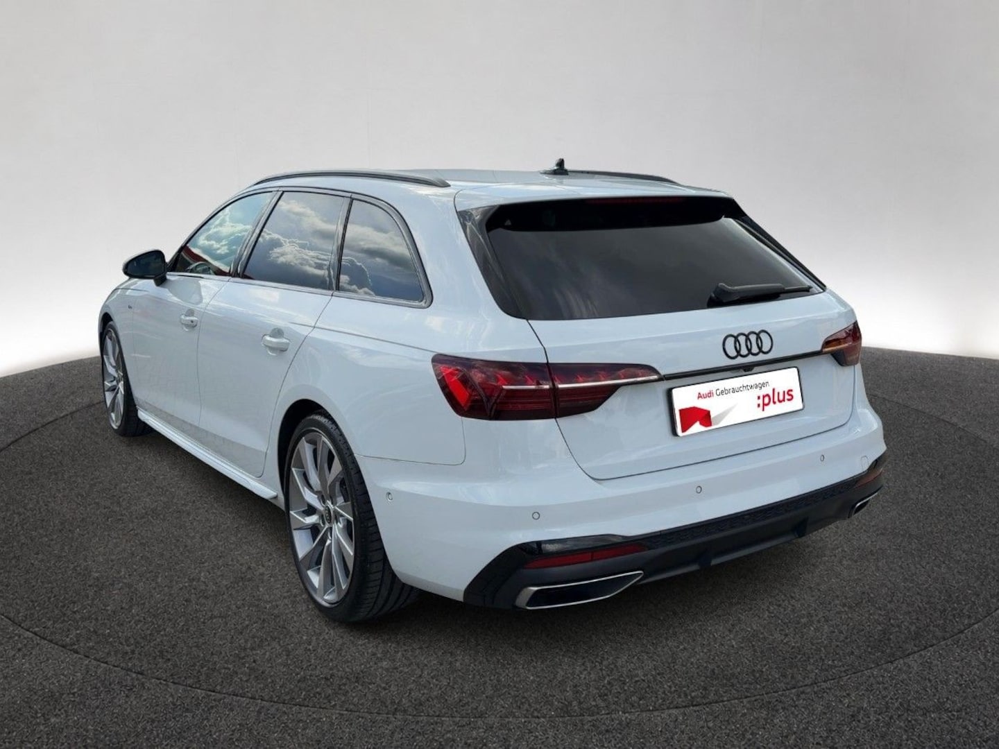 Bild über Audi A4 Avant S line 40 TFSI S tronic - für weitere Informationen kontaktieren Sie den Audi Partner