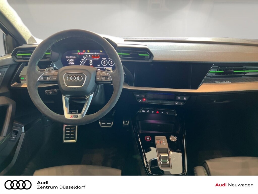 Image about Audi RS 3 Limousine TFSI quattro S tronic