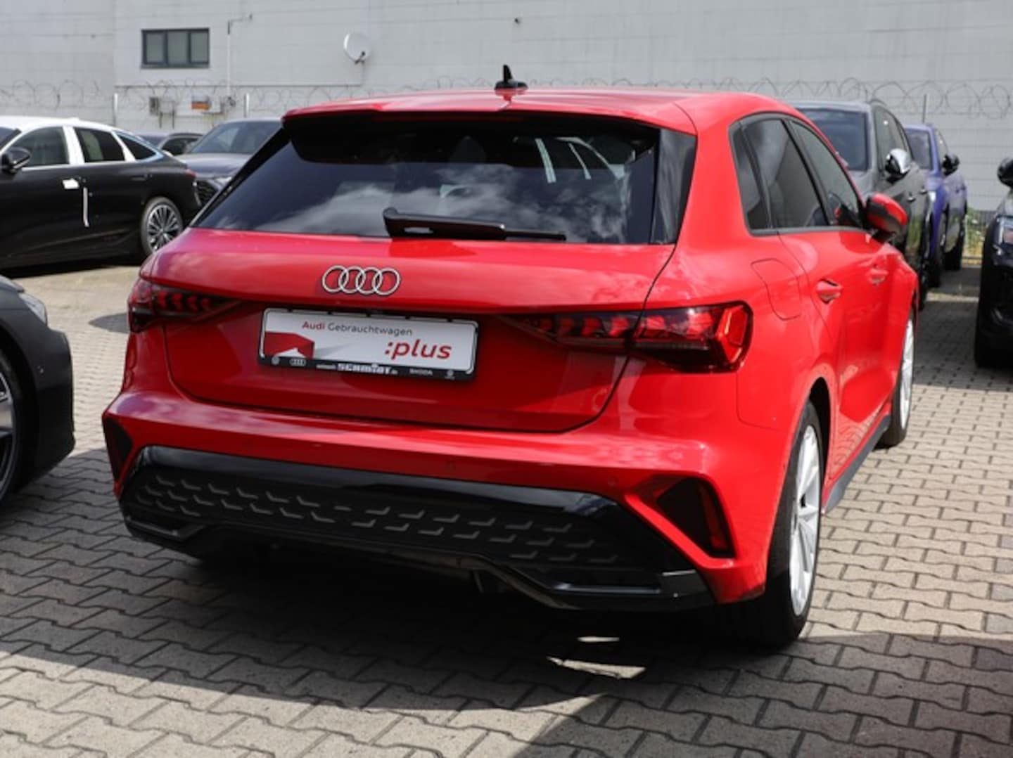 Bild über Audi A3 Sportback S line 35 TFSI S tronic - für weitere Informationen kontaktieren Sie den Audi Partner