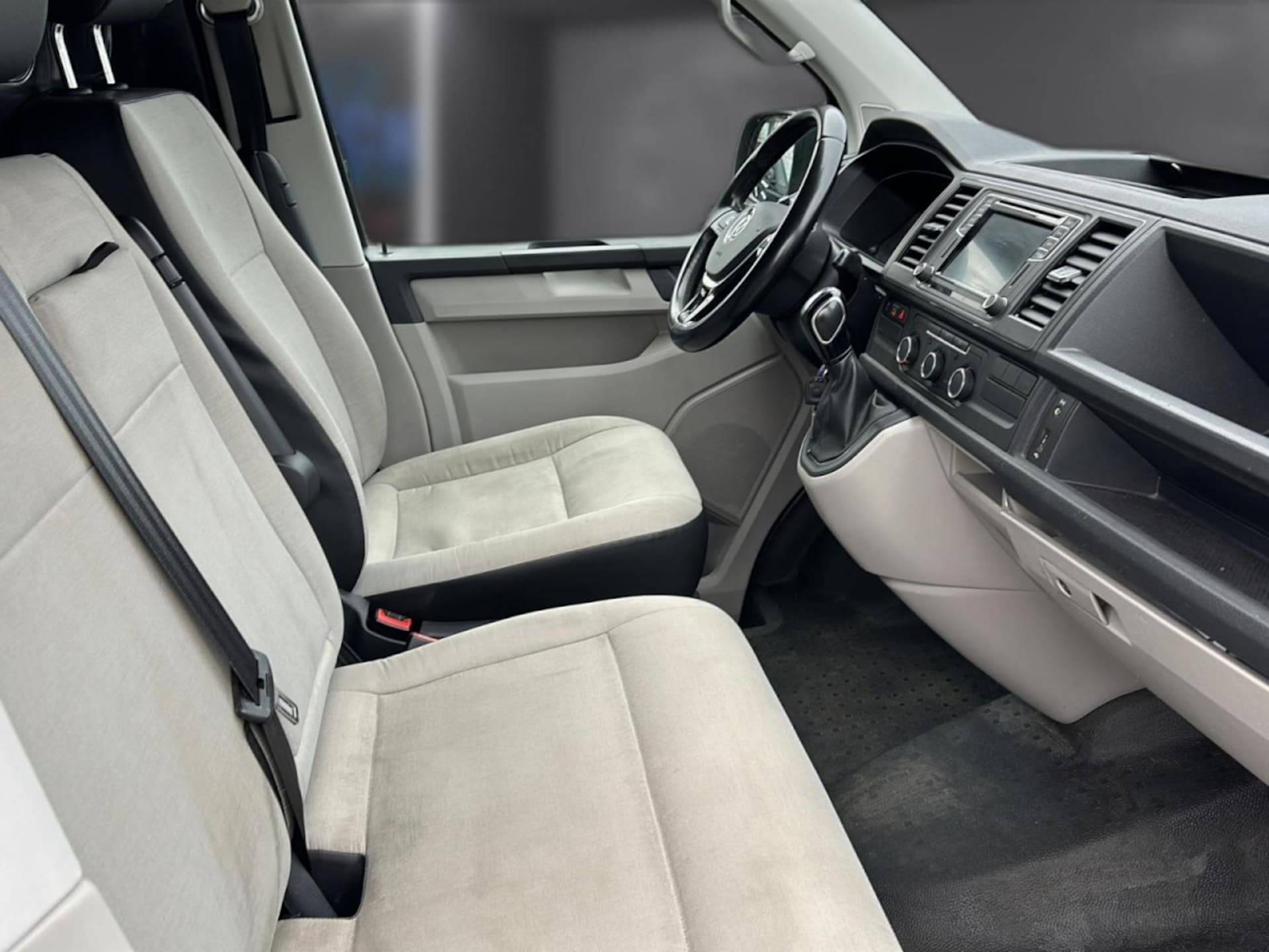 Volkswagen T6 Transporter Kasten kurzer Radstand