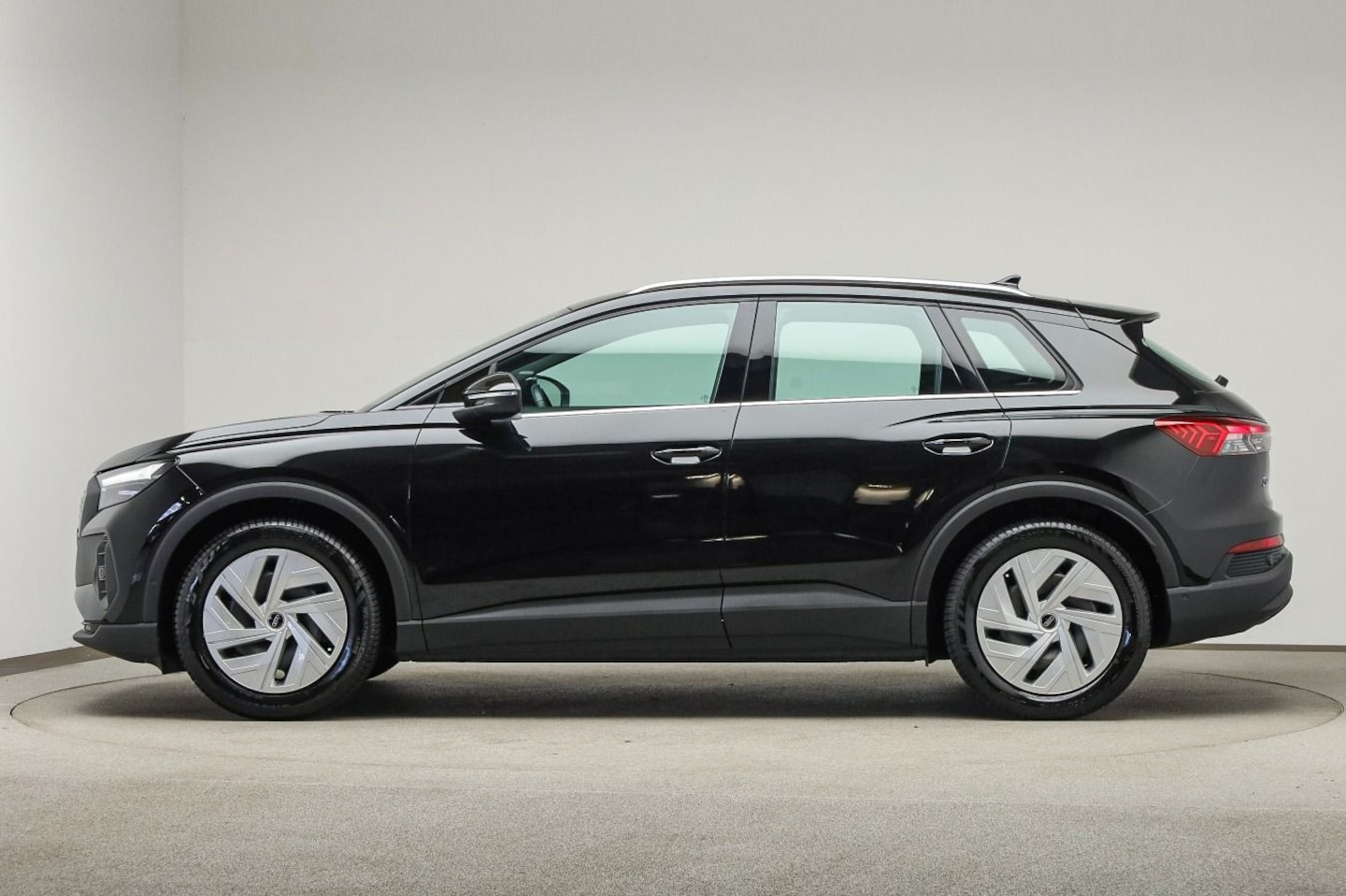 Bild über Audi Q4 e-tron 40 e-tron - für weitere Informationen kontaktieren Sie den Audi Partner