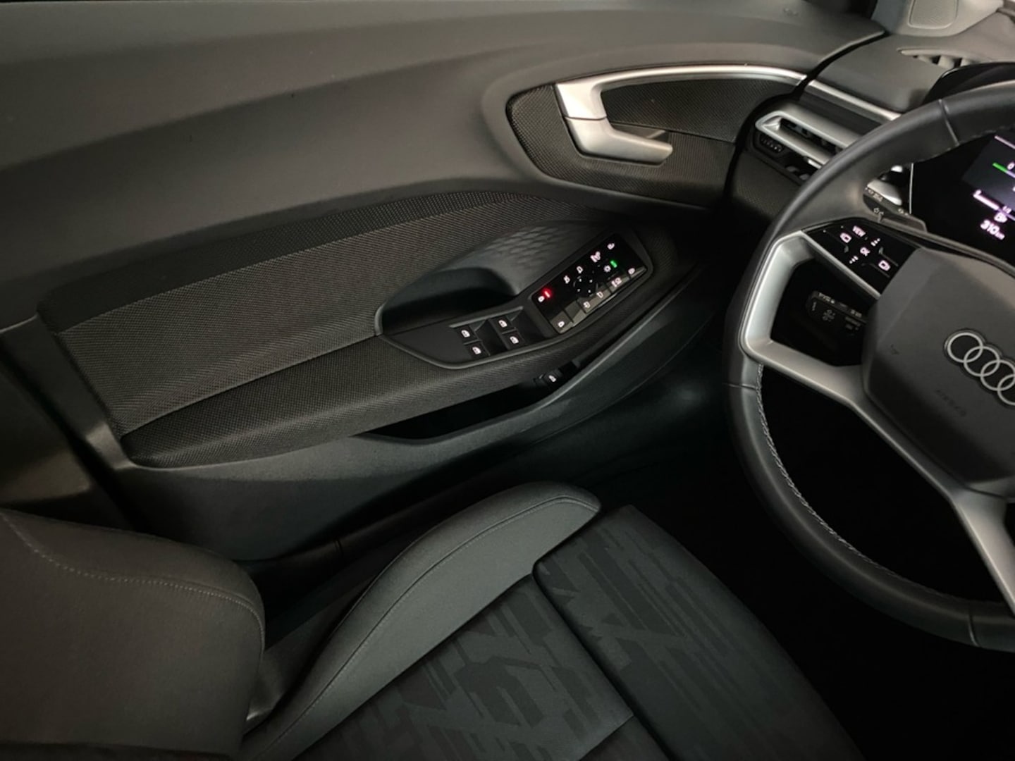Bild über Audi A5 Avant TDI quattro 150 kW S tronic - für weitere Informationen kontaktieren Sie den Audi Partner