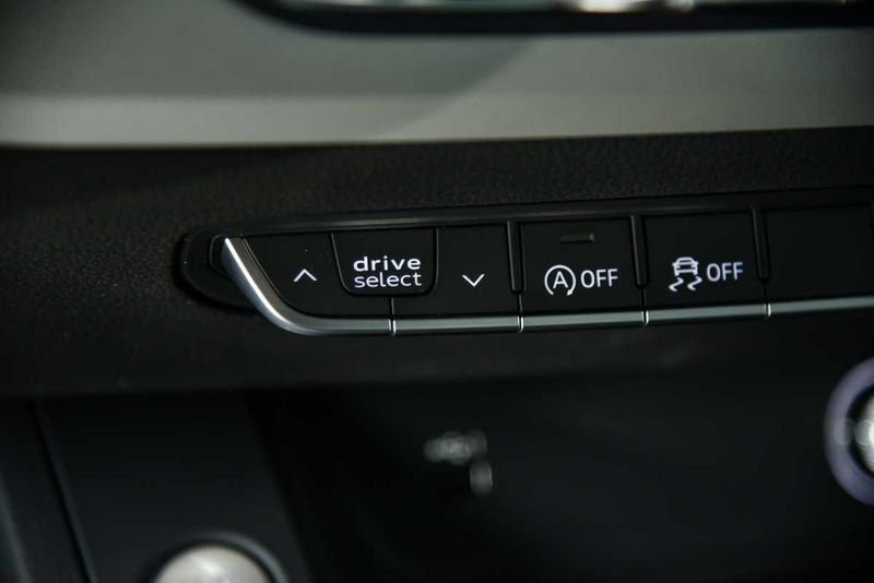 Image about Audi A4 Avant g-tron Business Advanced 40 g-tron 125 kW (170 PS) S tronic