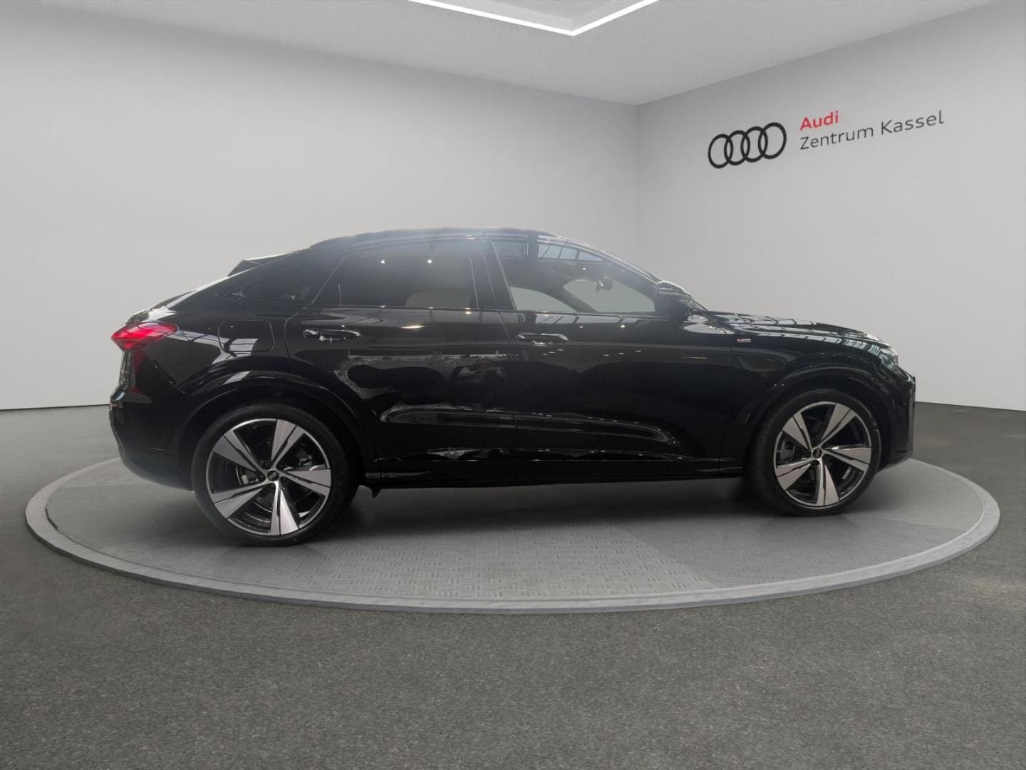 Bild über Audi Q5 Sportback TDI quattro 150 kW S tronic - für weitere Informationen kontaktieren Sie den Audi Partner