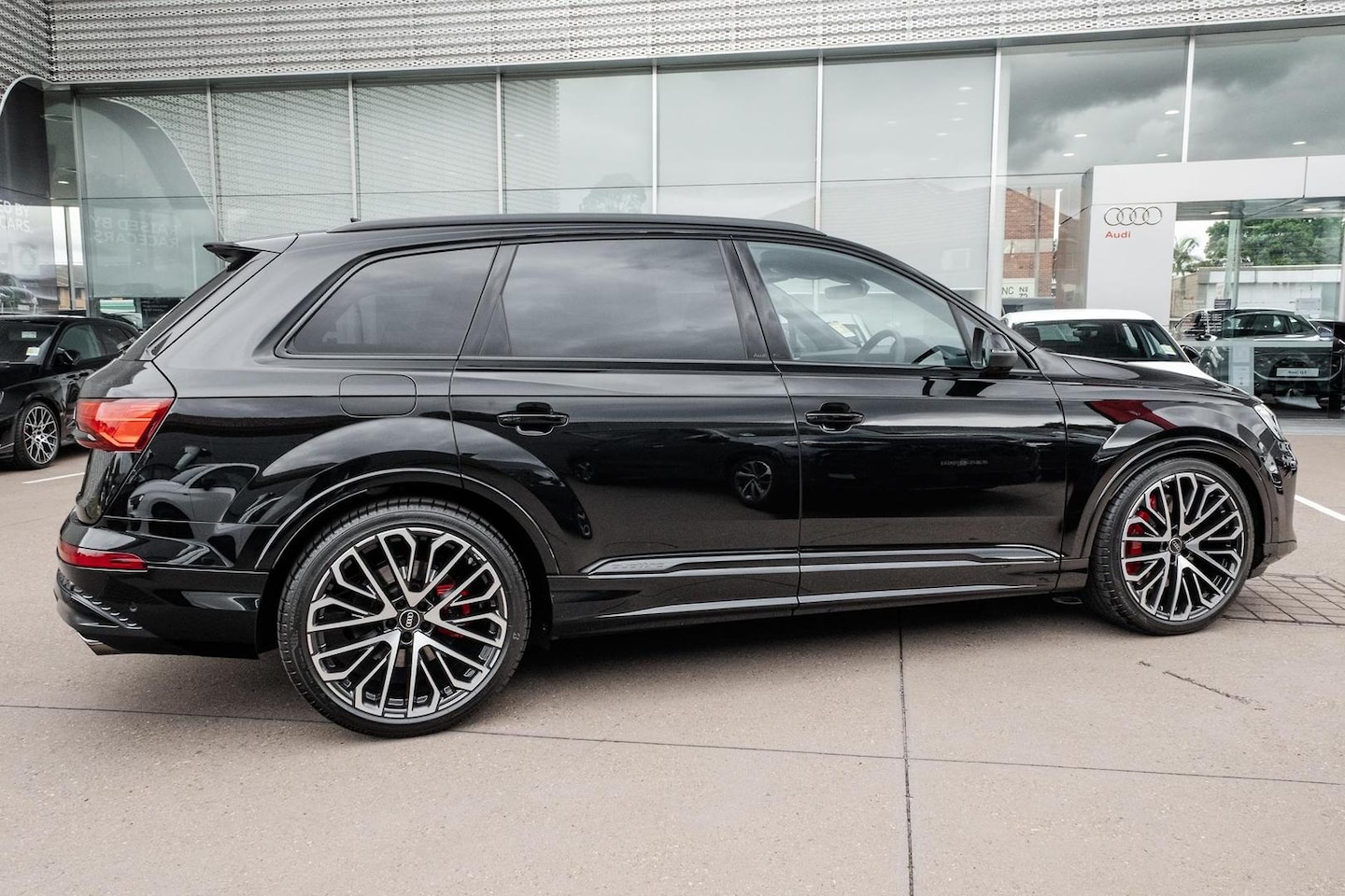 Image about Audi SQ7 SUV TFSI quattro tiptronic