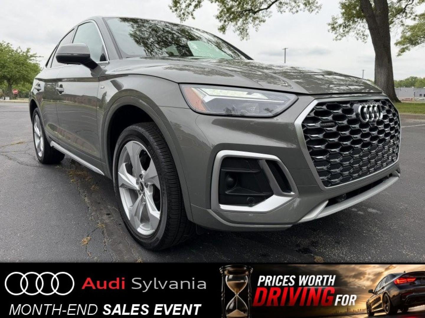 2023 Audi Q5 Sportback 45 Premium Plus's photo
