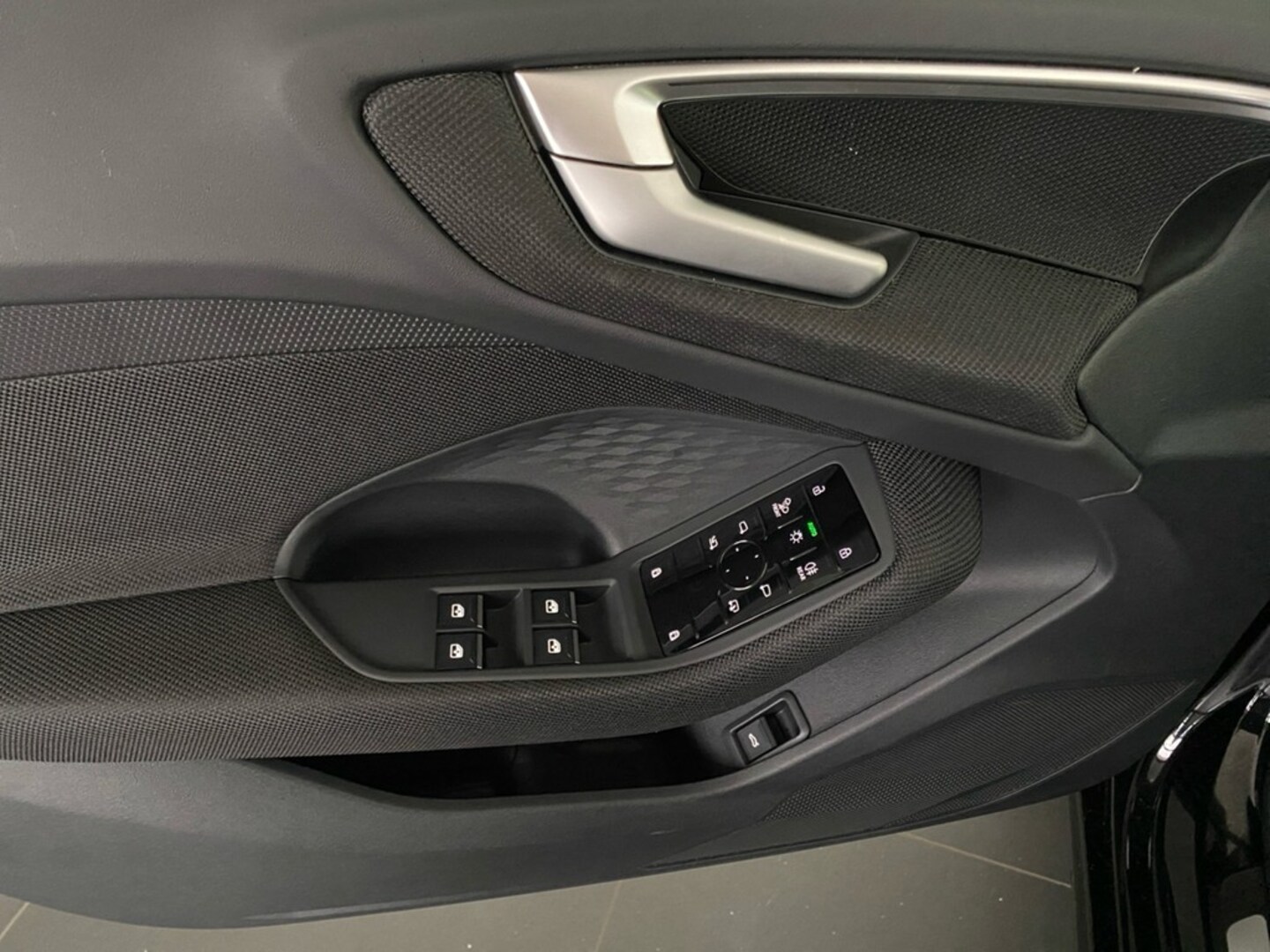 Bild über Audi A5 Avant TDI quattro 150 kW S tronic - für weitere Informationen kontaktieren Sie den Audi Partner