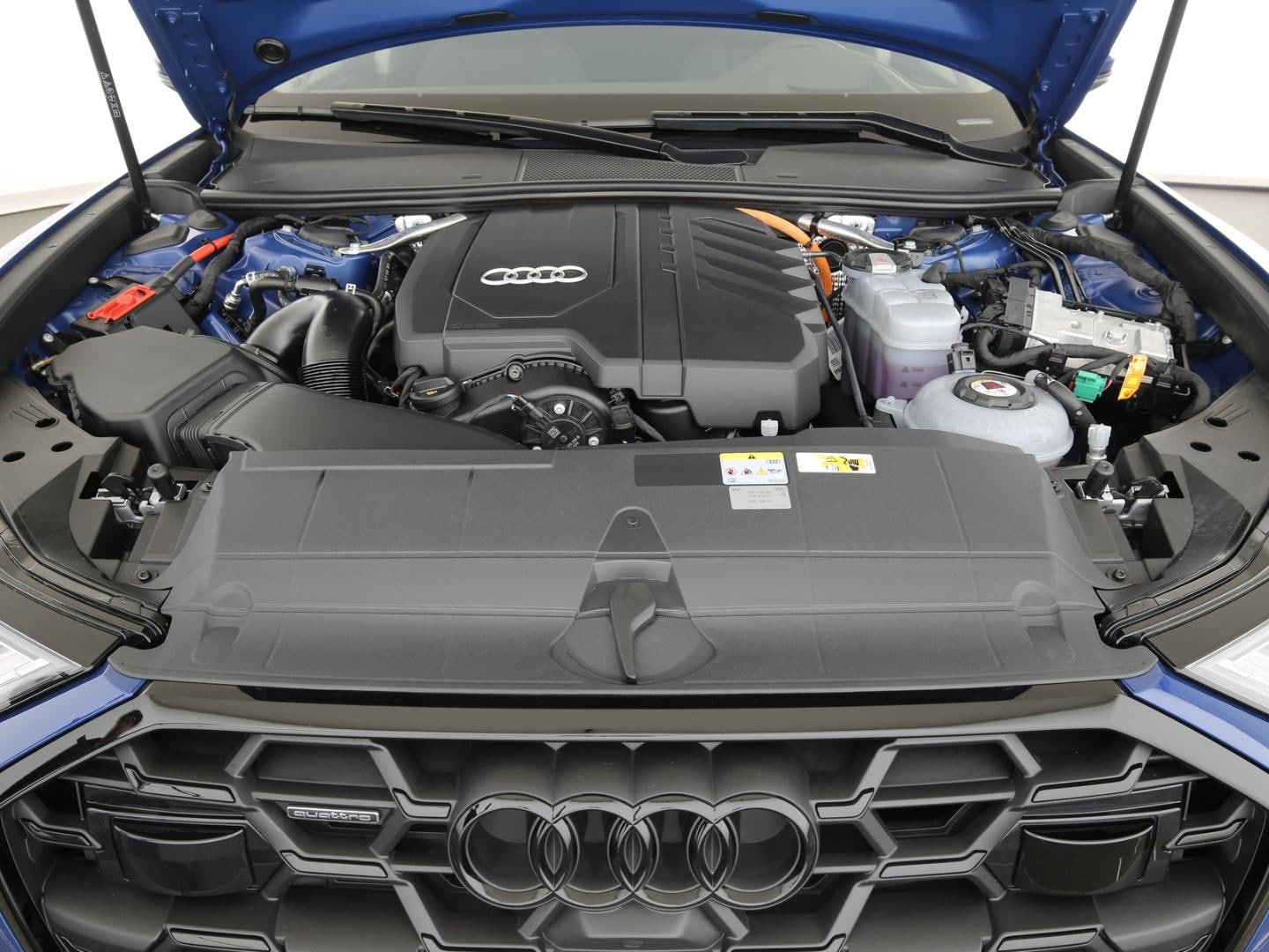 Bild über Audi A6 Avant TFSI e S line 55 TFSI e quattro S tronic - für weitere Informationen kontaktieren Sie den Audi Partner