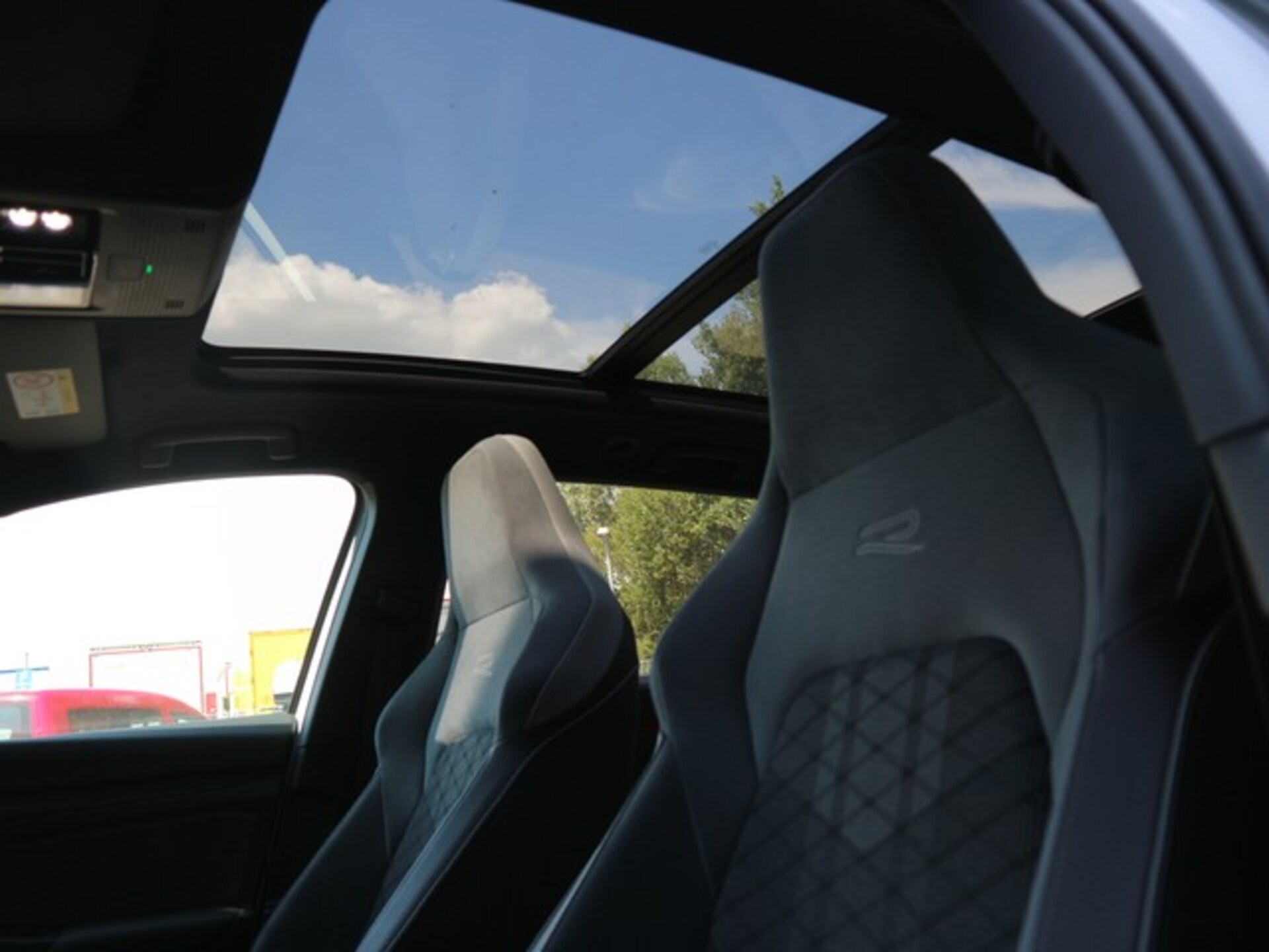 Volkswagen Golf Variant R-Line