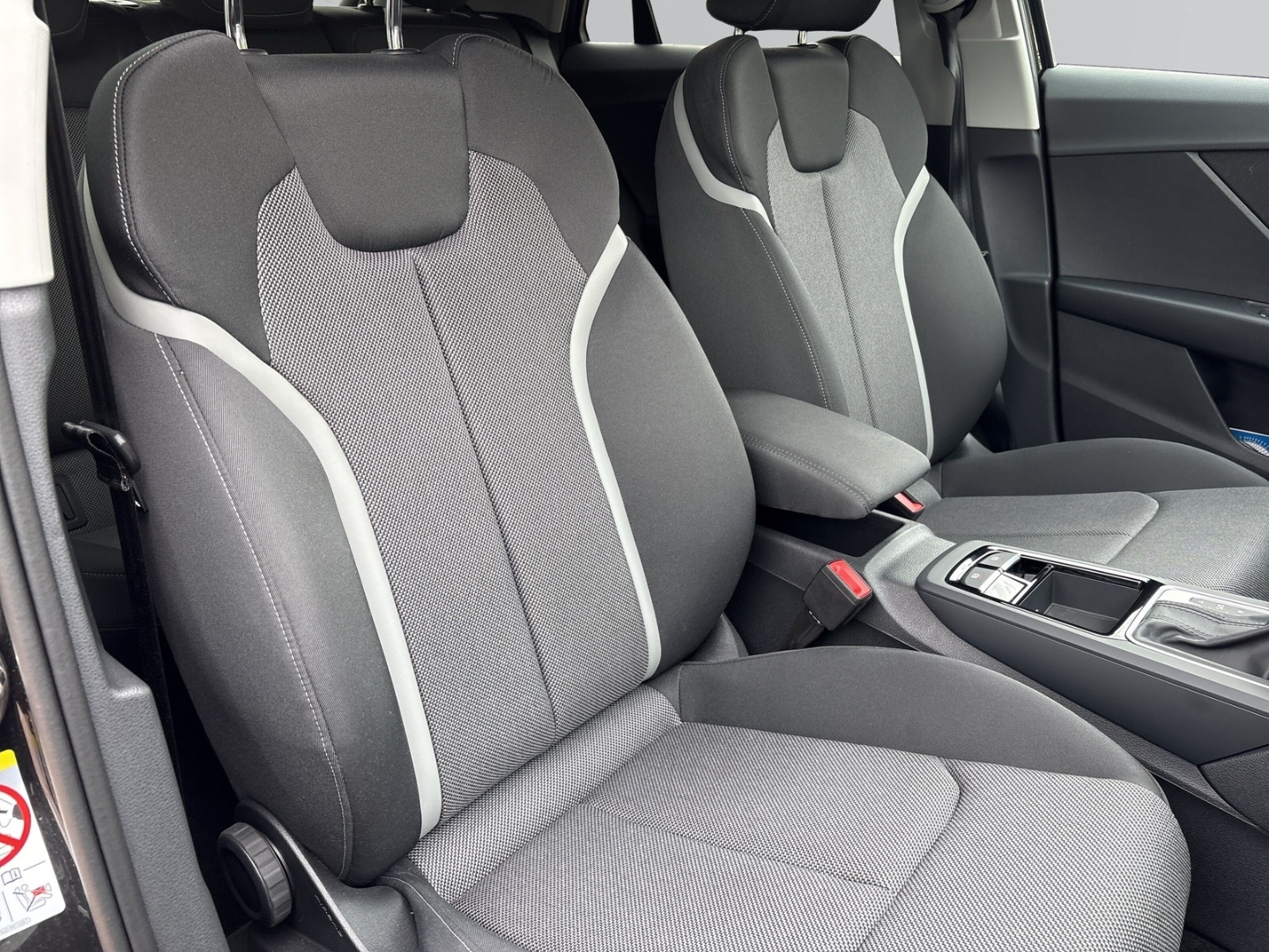 Bild über Audi Q2 advanced 35 TFSI S tronic - für weitere Informationen kontaktieren Sie den Audi Partner