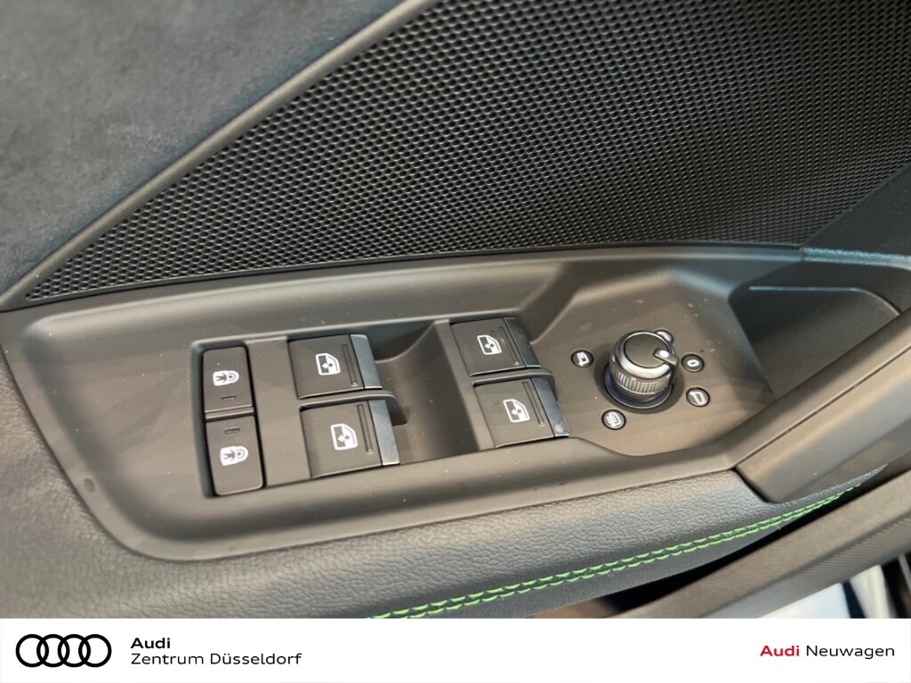 Image about Audi RS 3 Limousine TFSI quattro S tronic