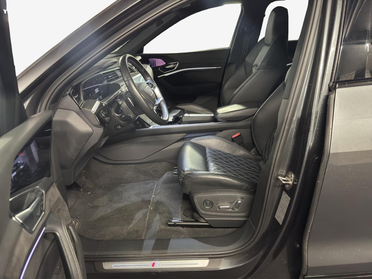 Image de Audi e-tron Sportback S line 55 quattro 300,00 kW - for more details contact your dealer