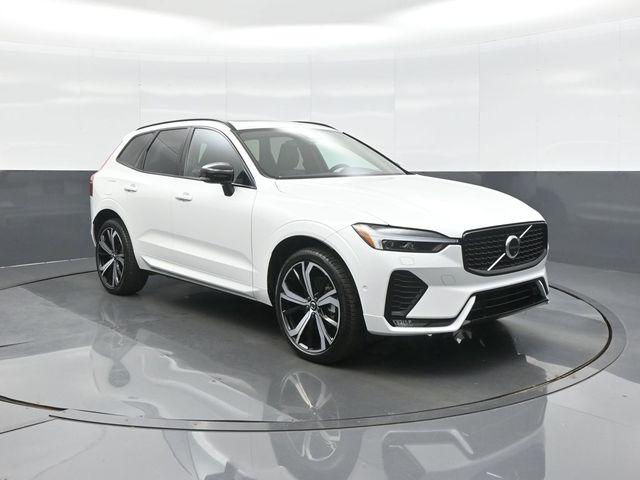 2023 Volvo XC60 B5 Ultimate Dark Theme FWD's photo