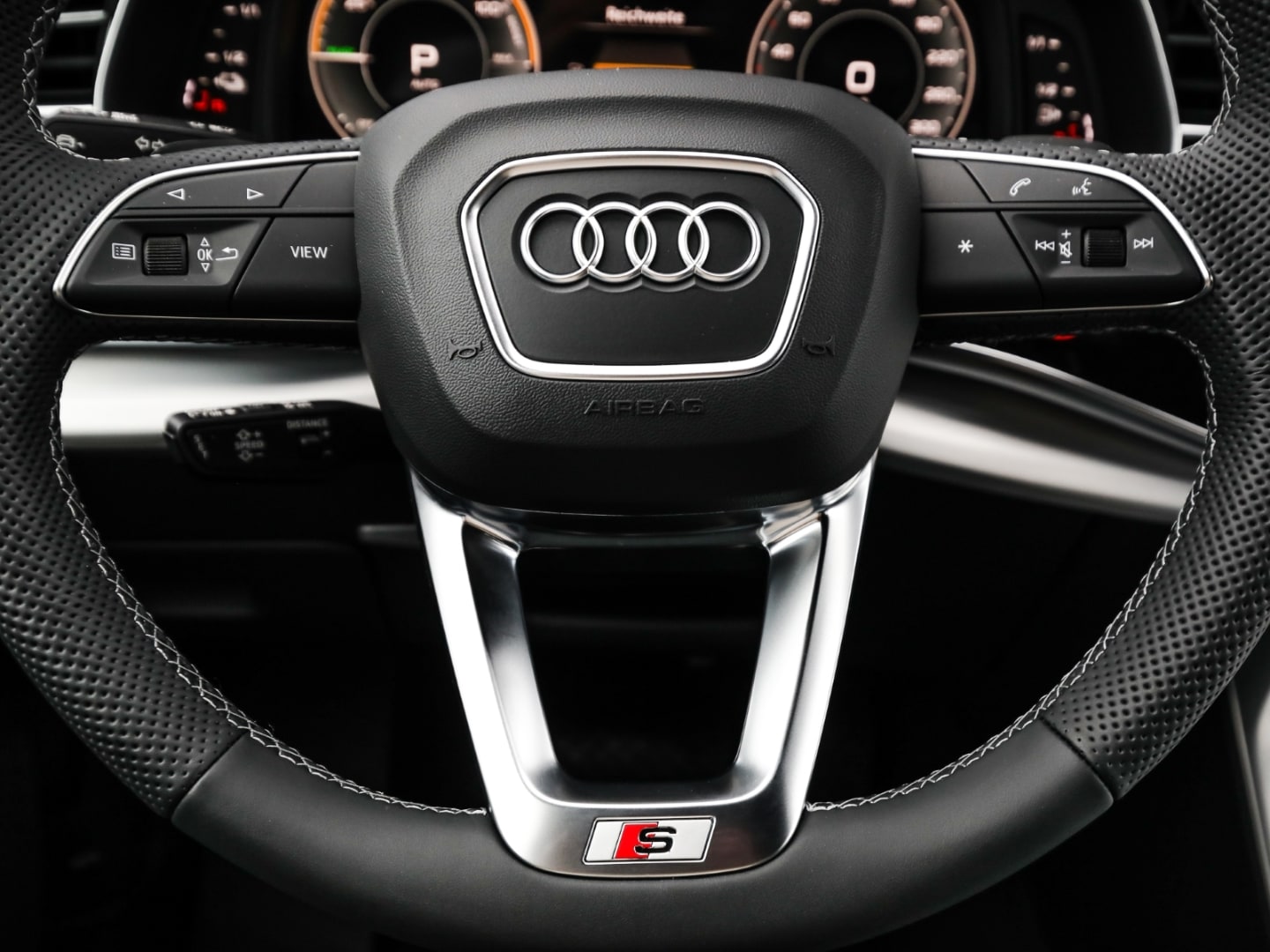 Bild über Audi Q7 SUV TFSI e S line business TFSI e quattro 290 kW tiptronic - für weitere Informationen kontaktieren Sie den Audi Partner