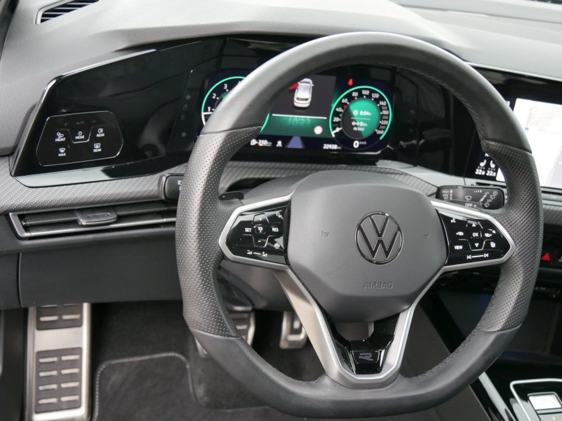 Volkswagen Golf R-Line