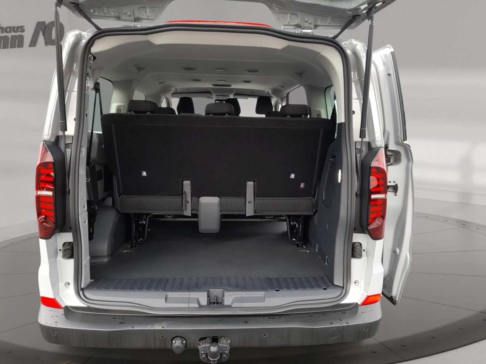 Volkswagen Transporter Kombi kurzer Radstand – Bild 15