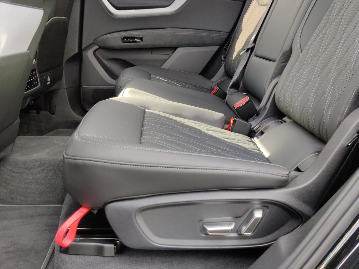 Bild über Audi Q7 SUV TDI quattro 220 kW tiptronic - für weitere Informationen kontaktieren Sie den Audi Partner