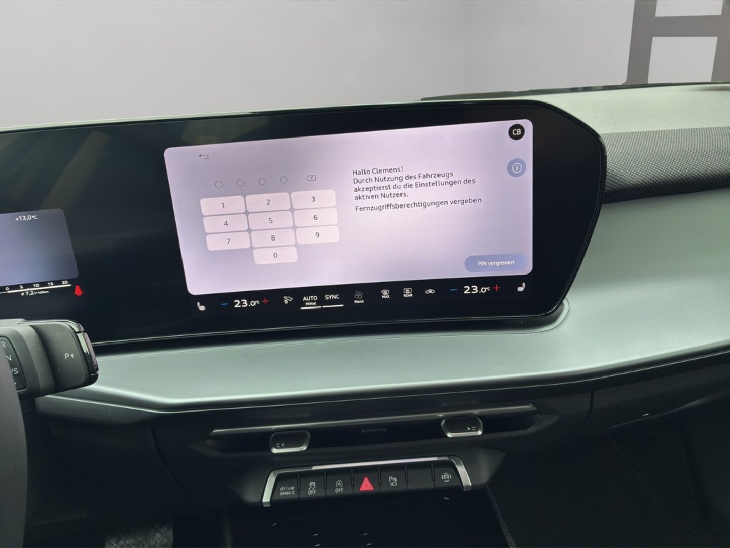 Bild über Audi Q3 SUV TFSI 110 kW S tronic - für weitere Informationen kontaktieren Sie den Audi Partner