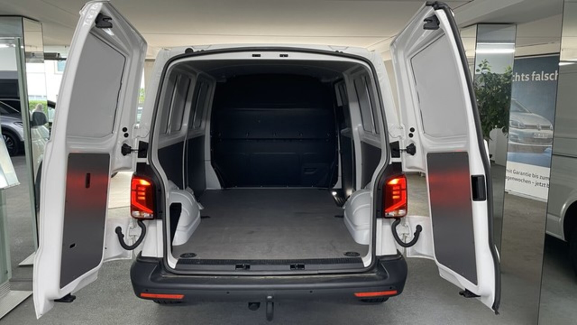 Volkswagen T6.1 Transporter Kasten langer Radstand