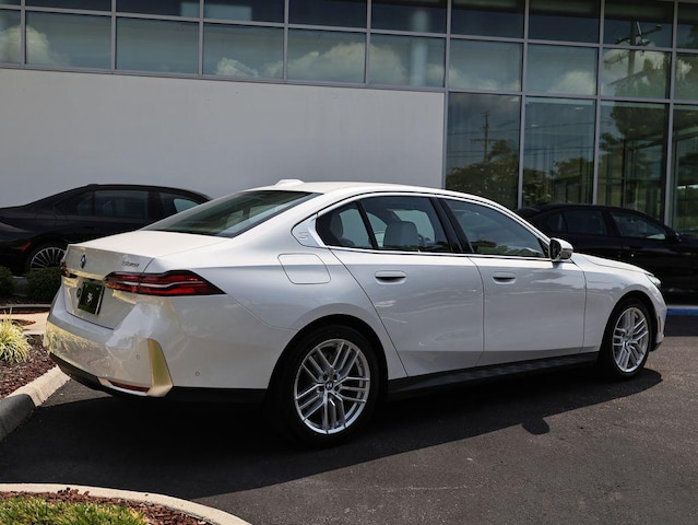 2024 BMW 530i