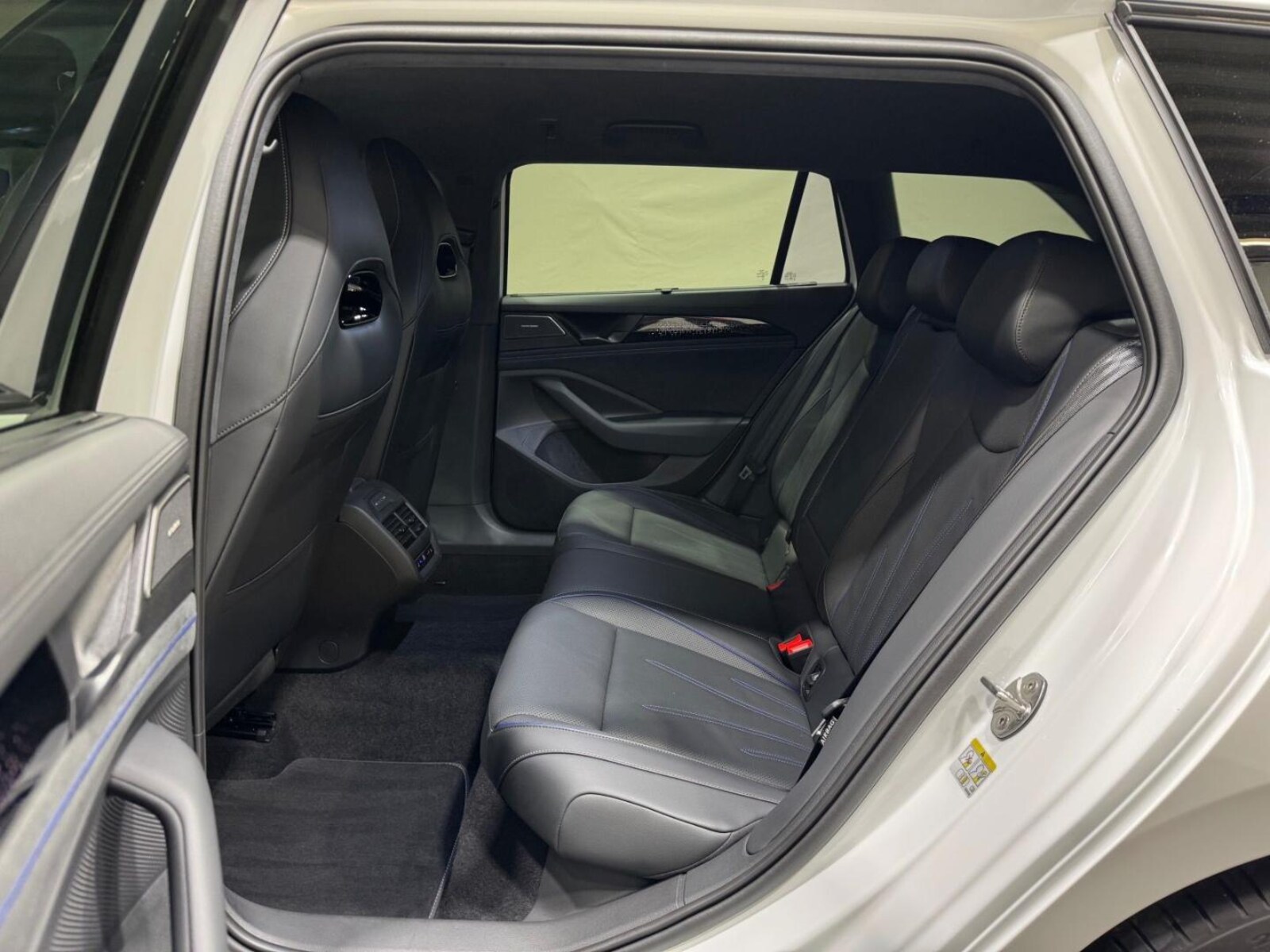 Volkswagen Passat – Bild 23
