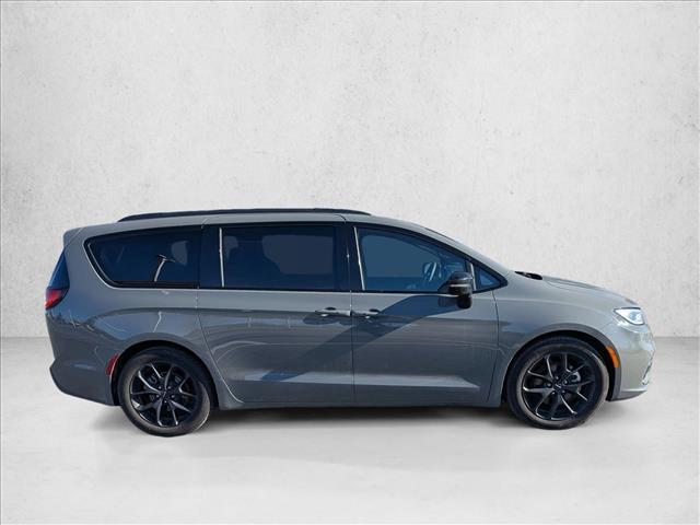 2025 CHRYSLER PACIFICA - Image 4