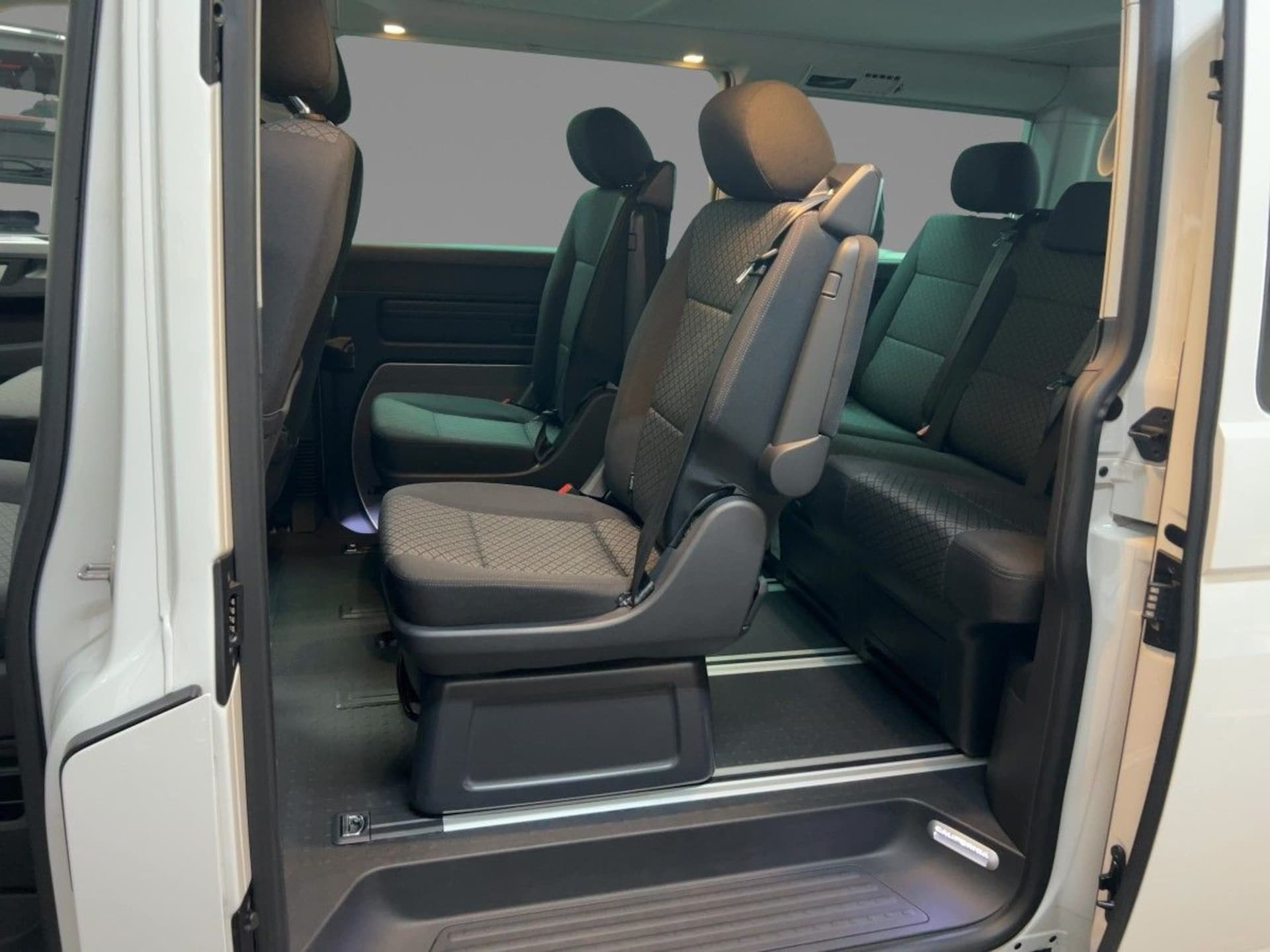 Volkswagen T6.1 California Beach