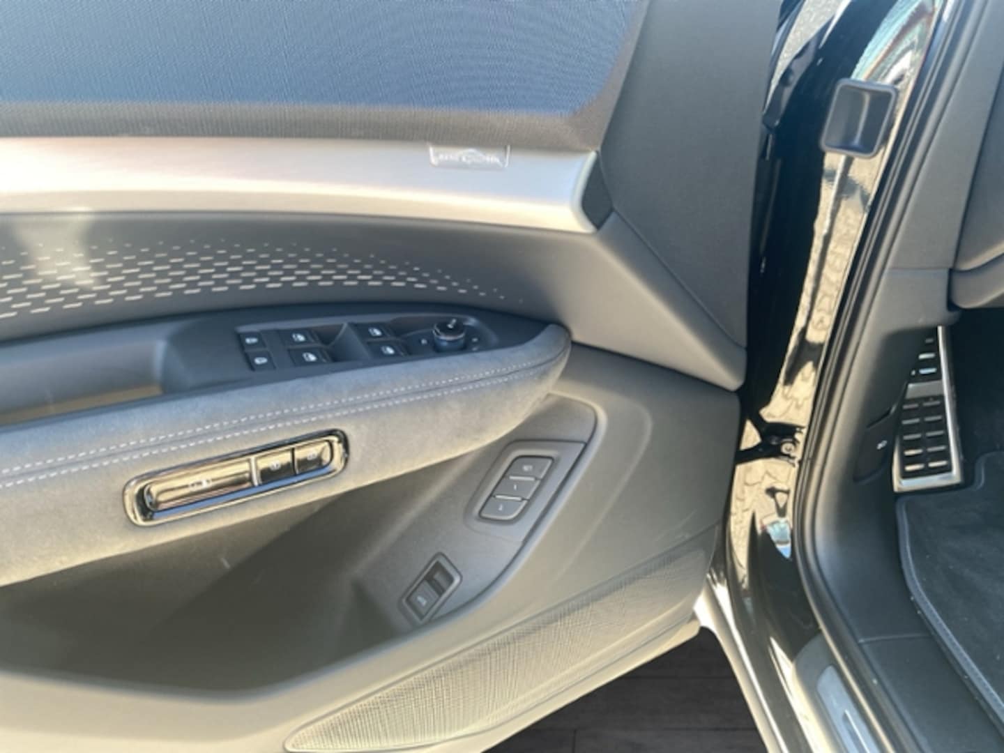 Bild über Audi Q7 SUV TDI quattro 220 kW tiptronic - für weitere Informationen kontaktieren Sie den Audi Partner