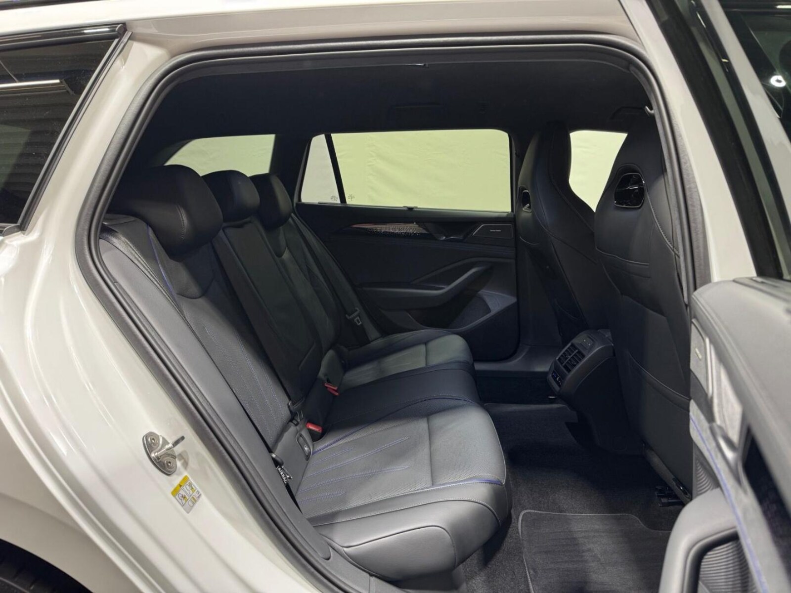 Volkswagen Passat – Bild 25