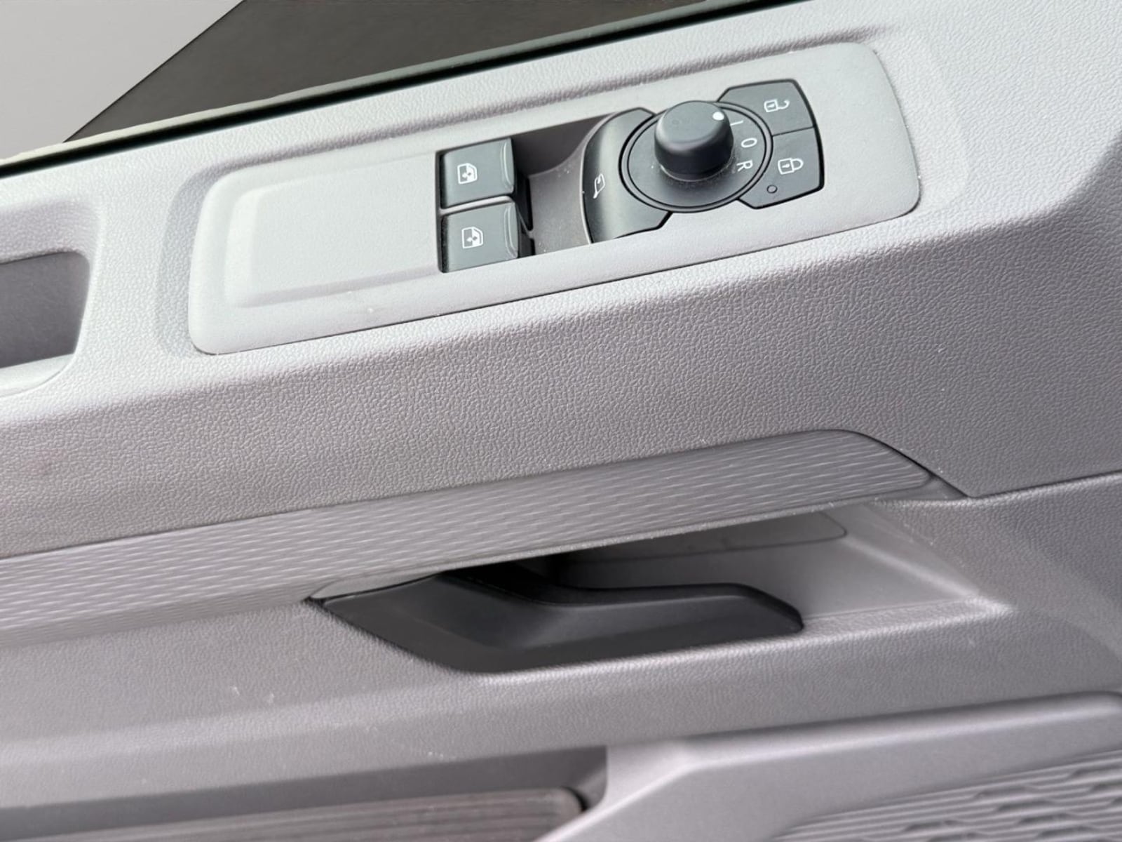 Volkswagen Transporter Kasten kurzer Radstand – Bild 13