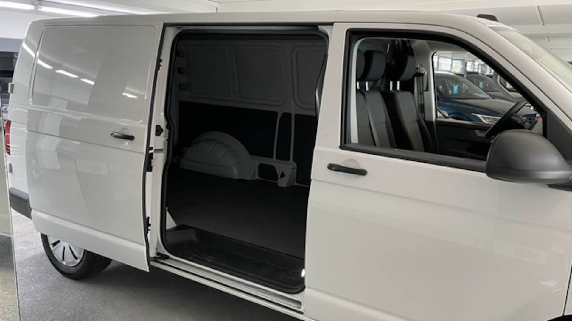 Volkswagen T6.1 Transporter Kasten langer Radstand