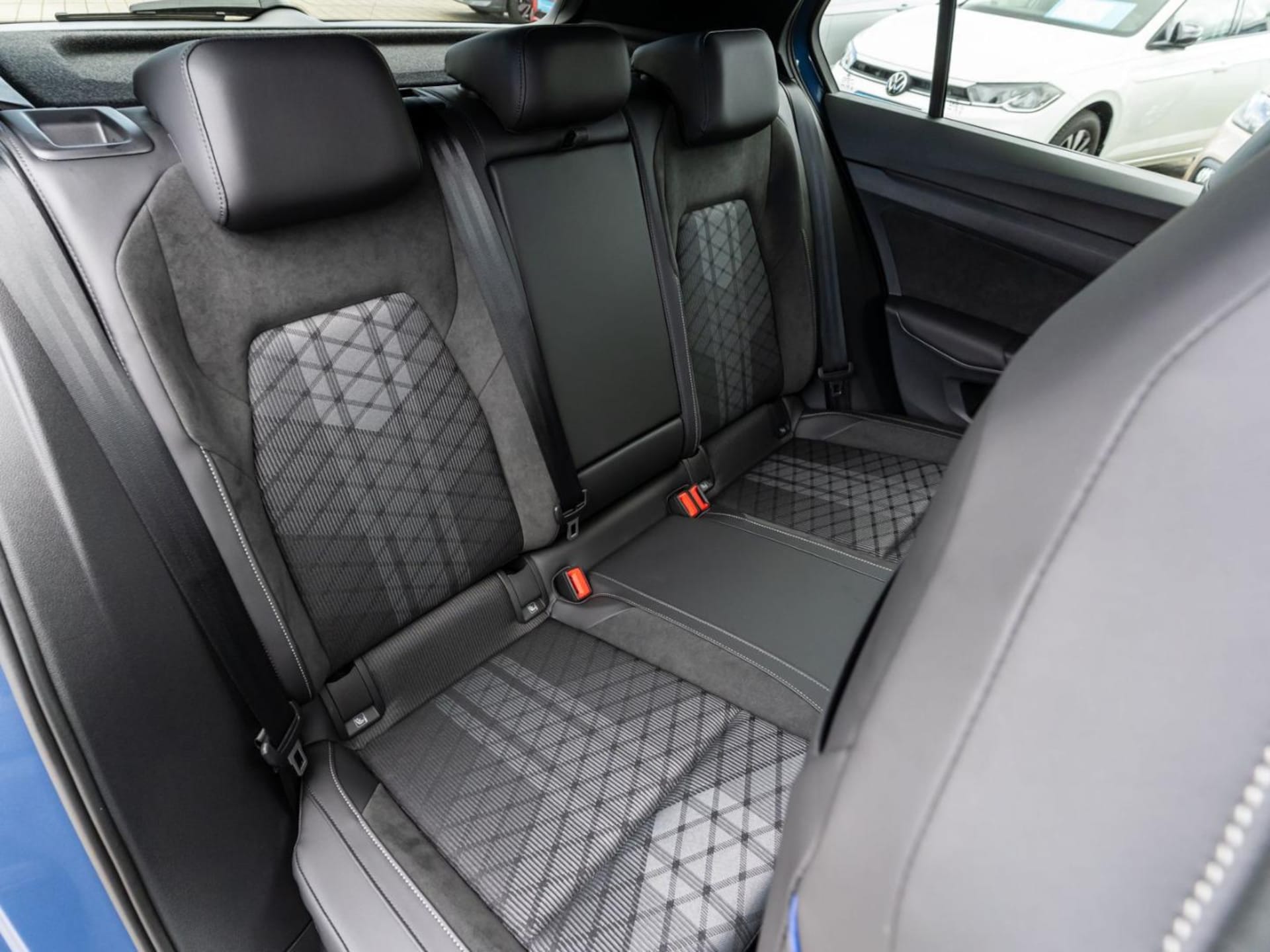 Volkswagen Golf R-Line