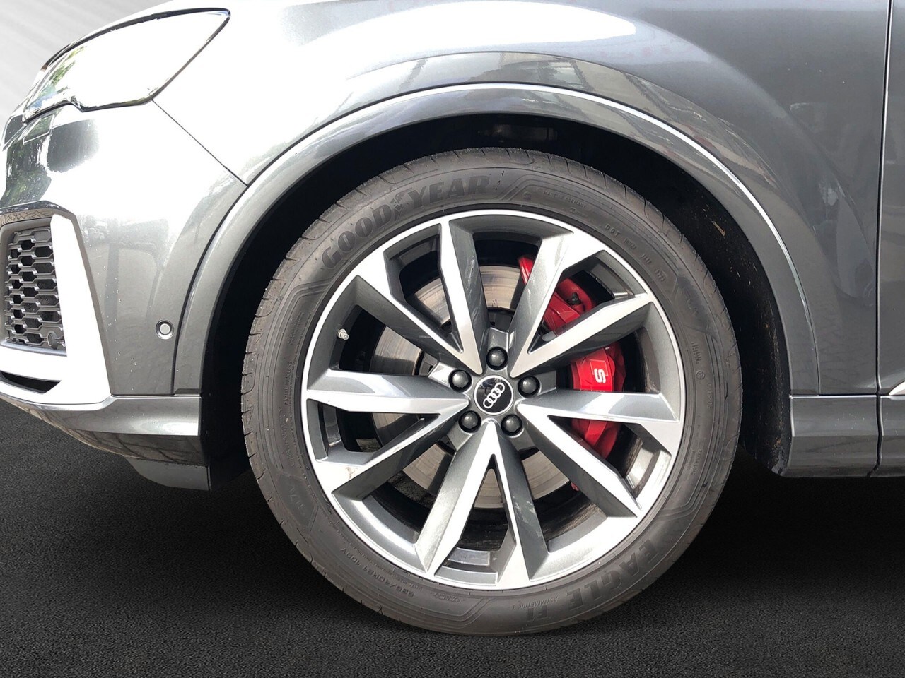 Image about Audi SQ7 TDI quattro tiptronic