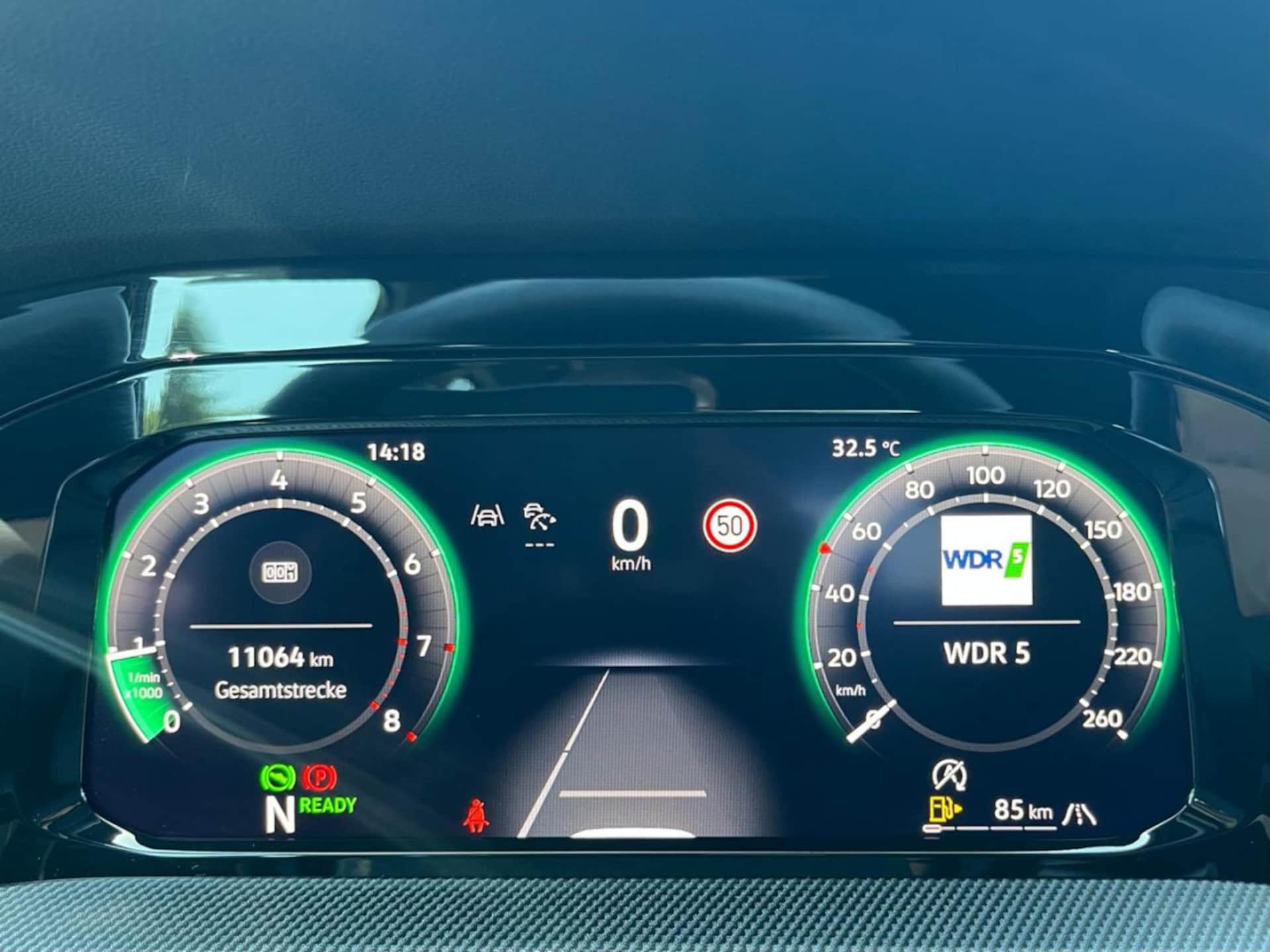 Volkswagen Golf R-Line