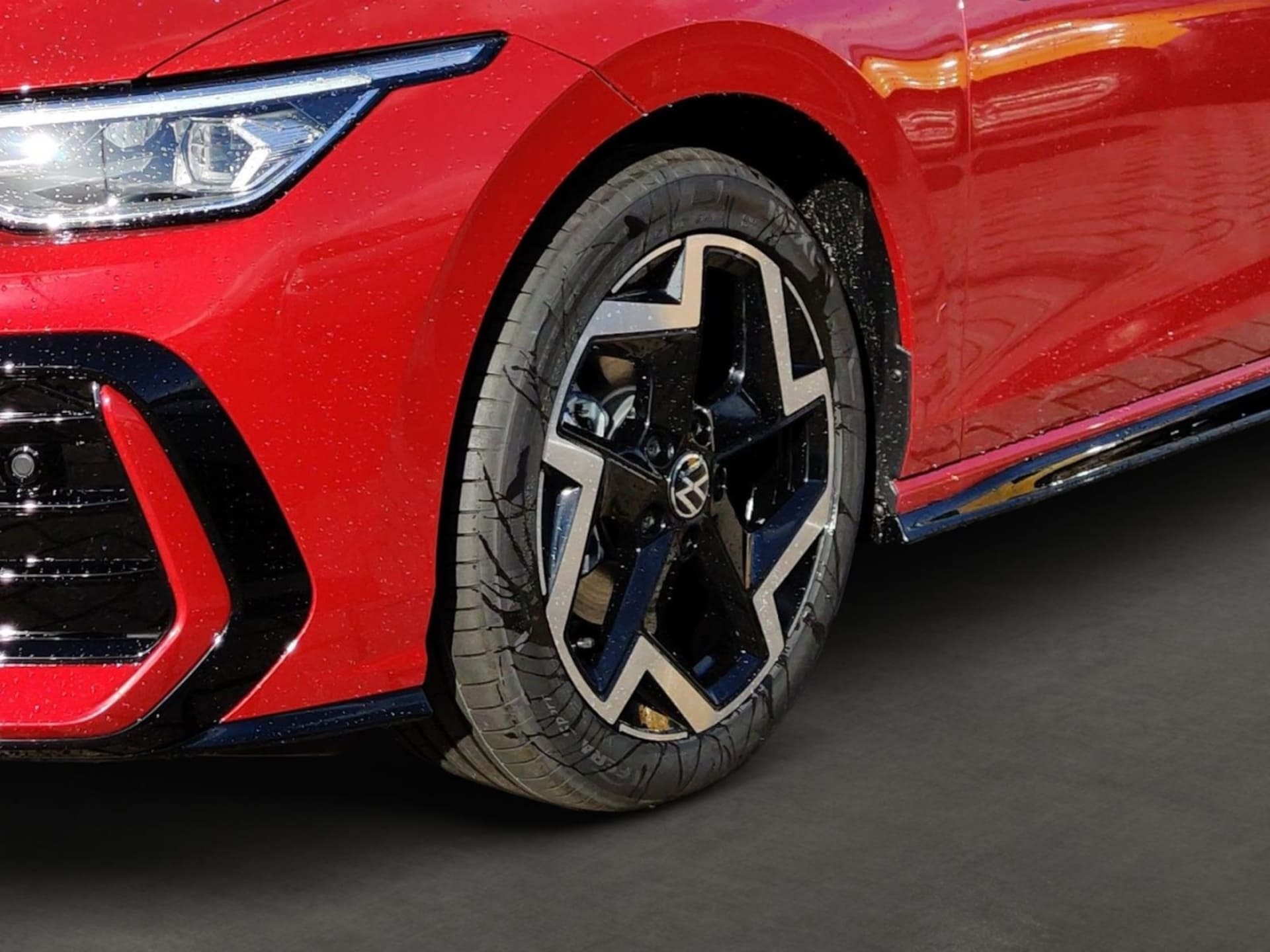 Volkswagen Golf R-Line