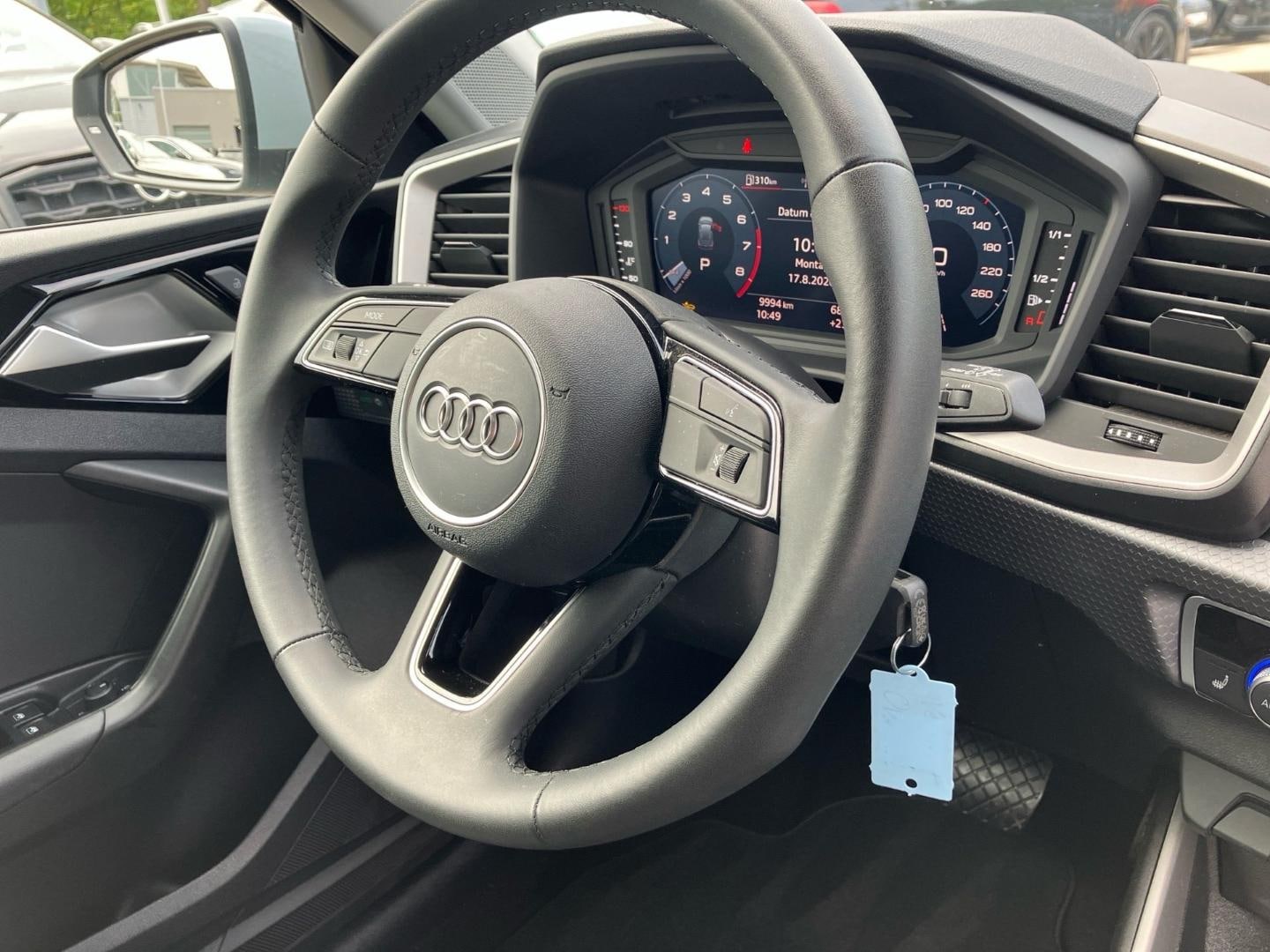 Bild über Audi A1 Sportback S line 25 TFSI S tronic - für weitere Informationen kontaktieren Sie den Audi Partner