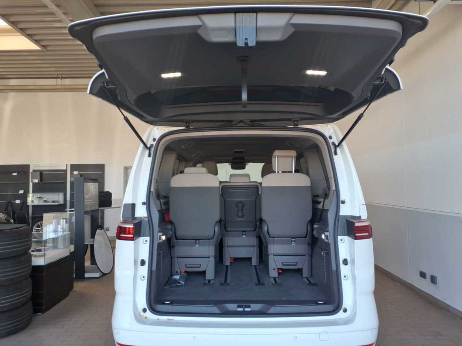 Volkswagen Multivan Langversion – Bild 7