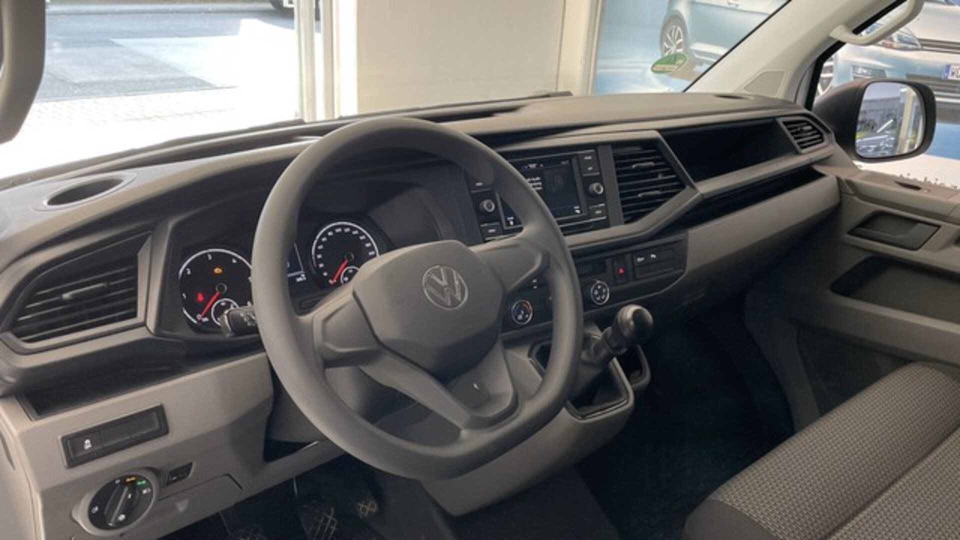 Volkswagen T6.1 Transporter Kasten langer Radstand