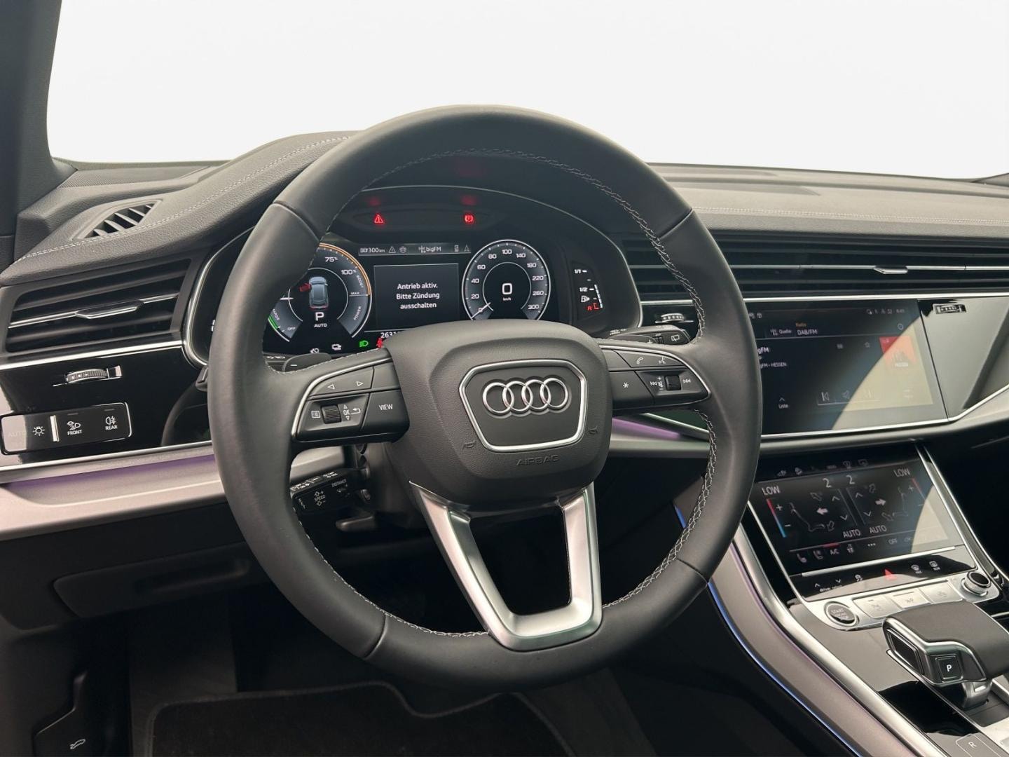 Bild über Audi Q8 SUV TFSI e 55 TFSI e quattro tiptronic - für weitere Informationen kontaktieren Sie den Audi Partner
