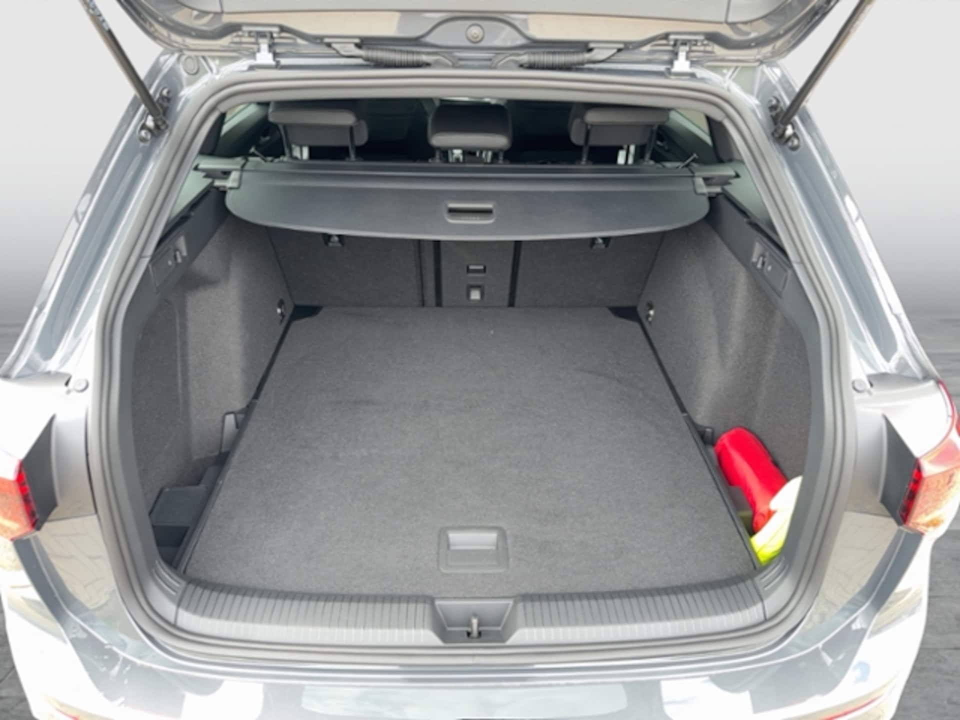 Volkswagen Golf Variant R-Line
