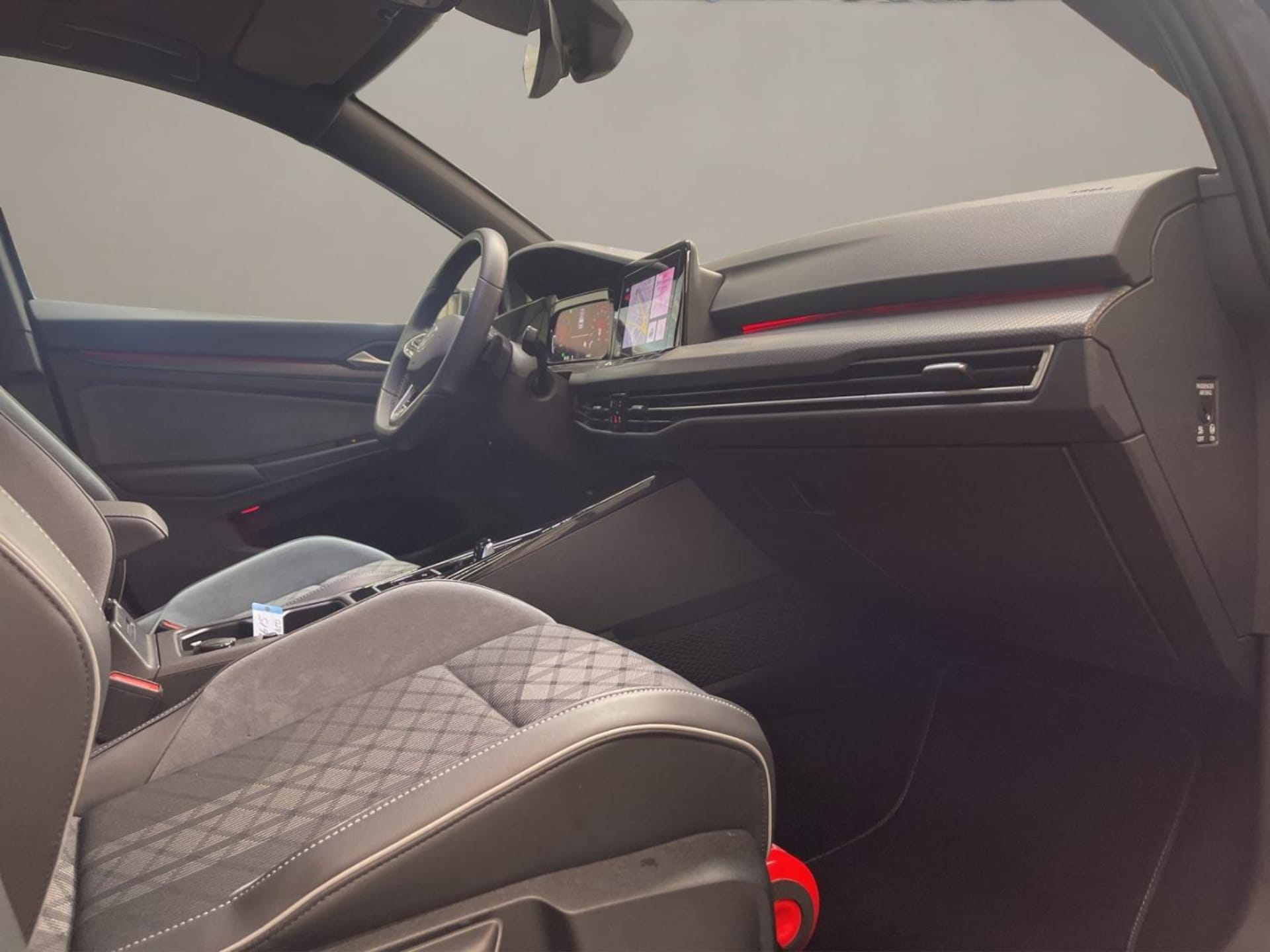 Volkswagen Golf R-Line